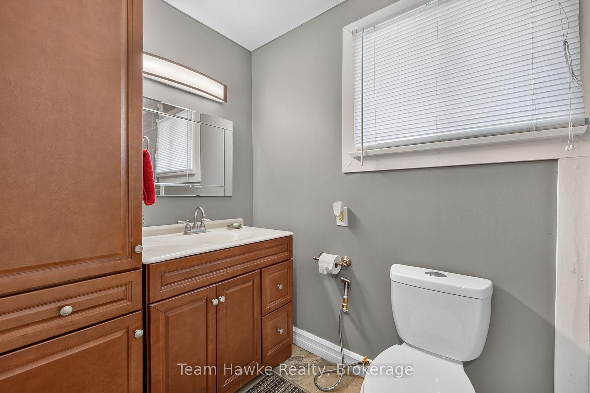 Photo 21 of 320 Scott Street, Midland — HOMEH