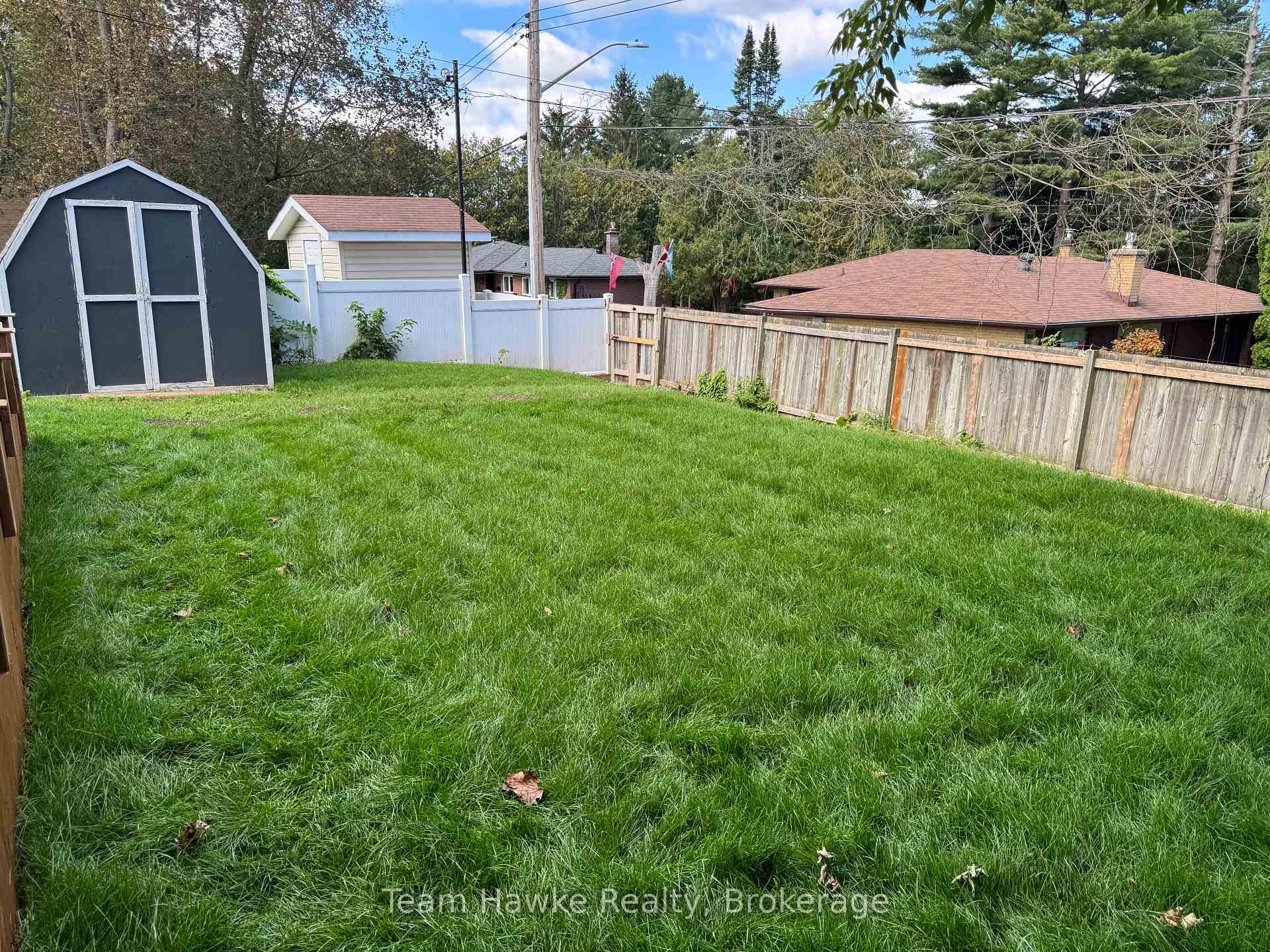 Photo 32 of 320 Scott Street, Midland — HOMEH