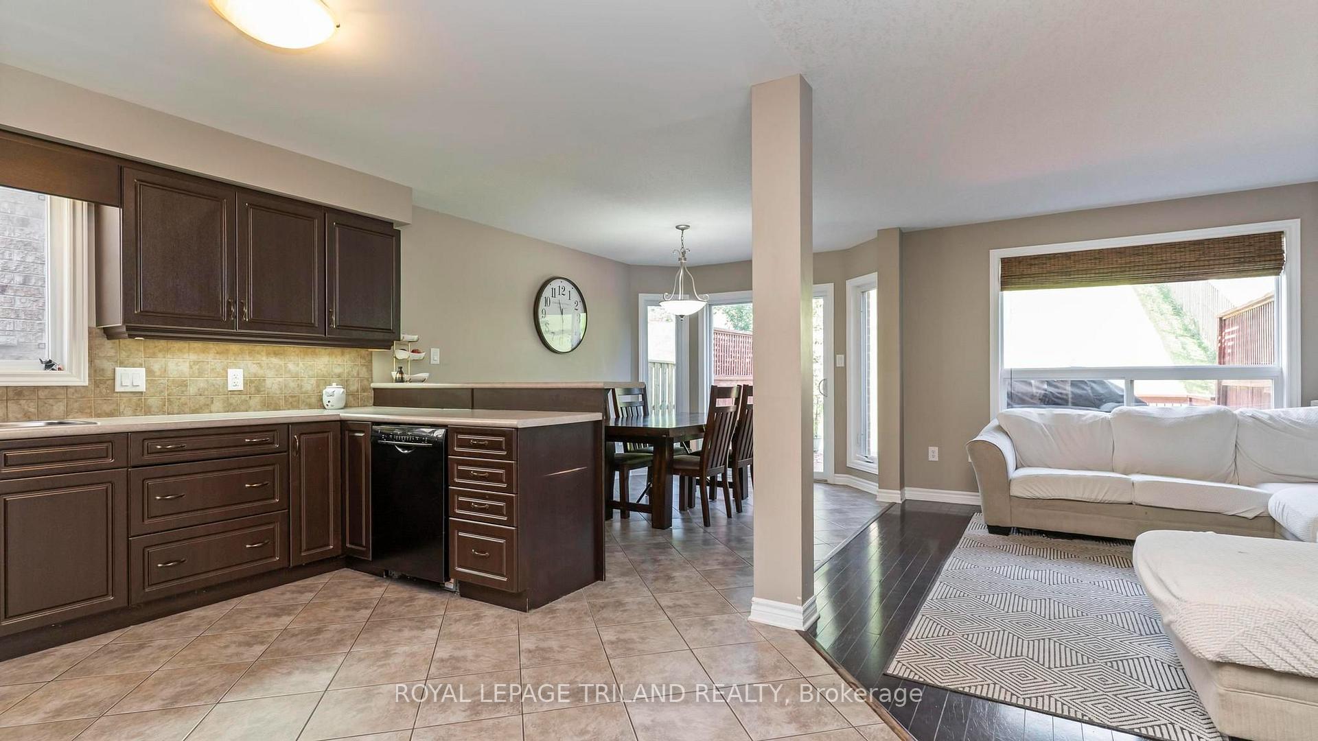 Photo 5 of 994 Mapleridge Street, London, North M — HOMEH