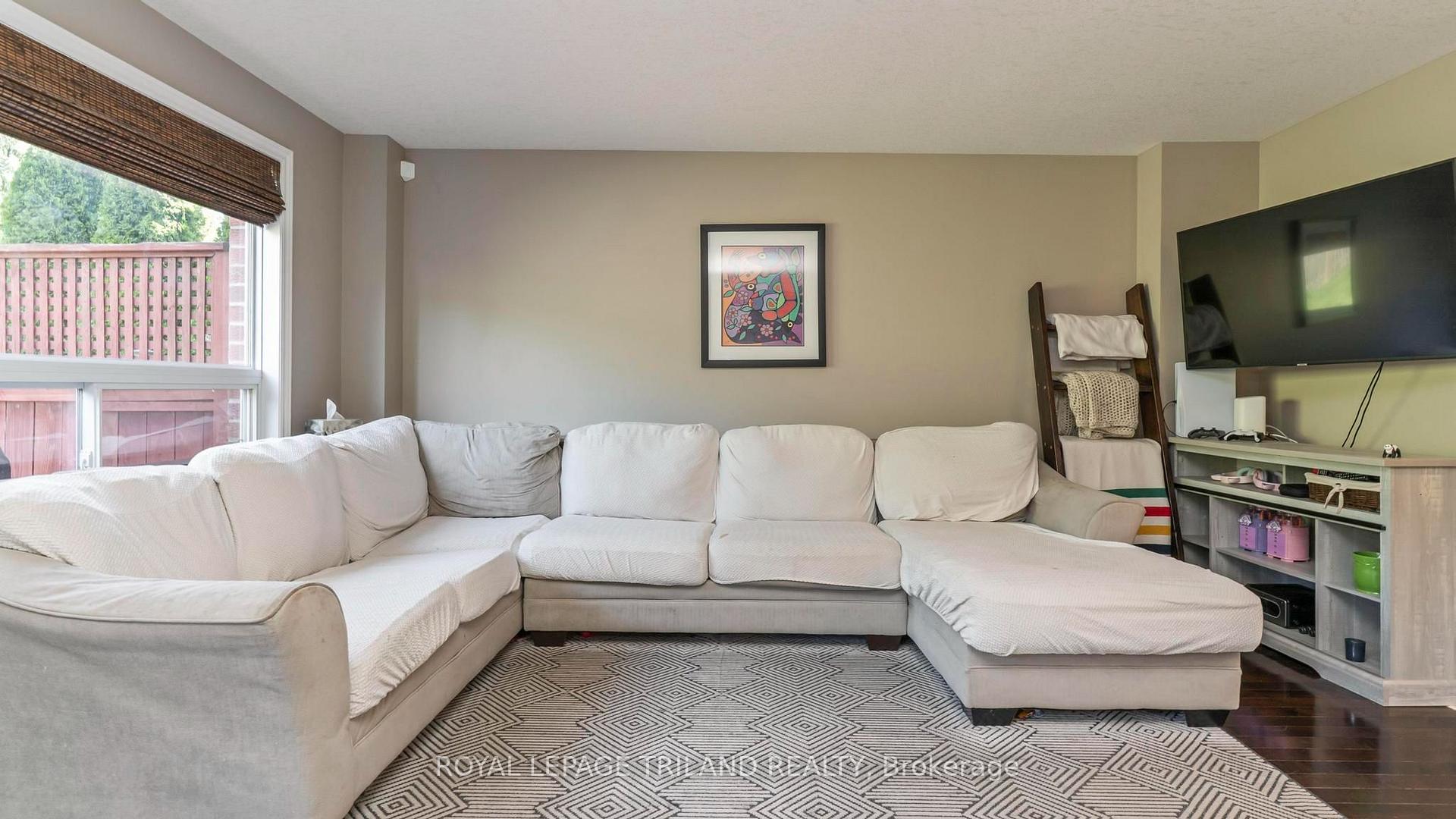 Photo 12 of 994 Mapleridge Street, London, North M — HOMEH