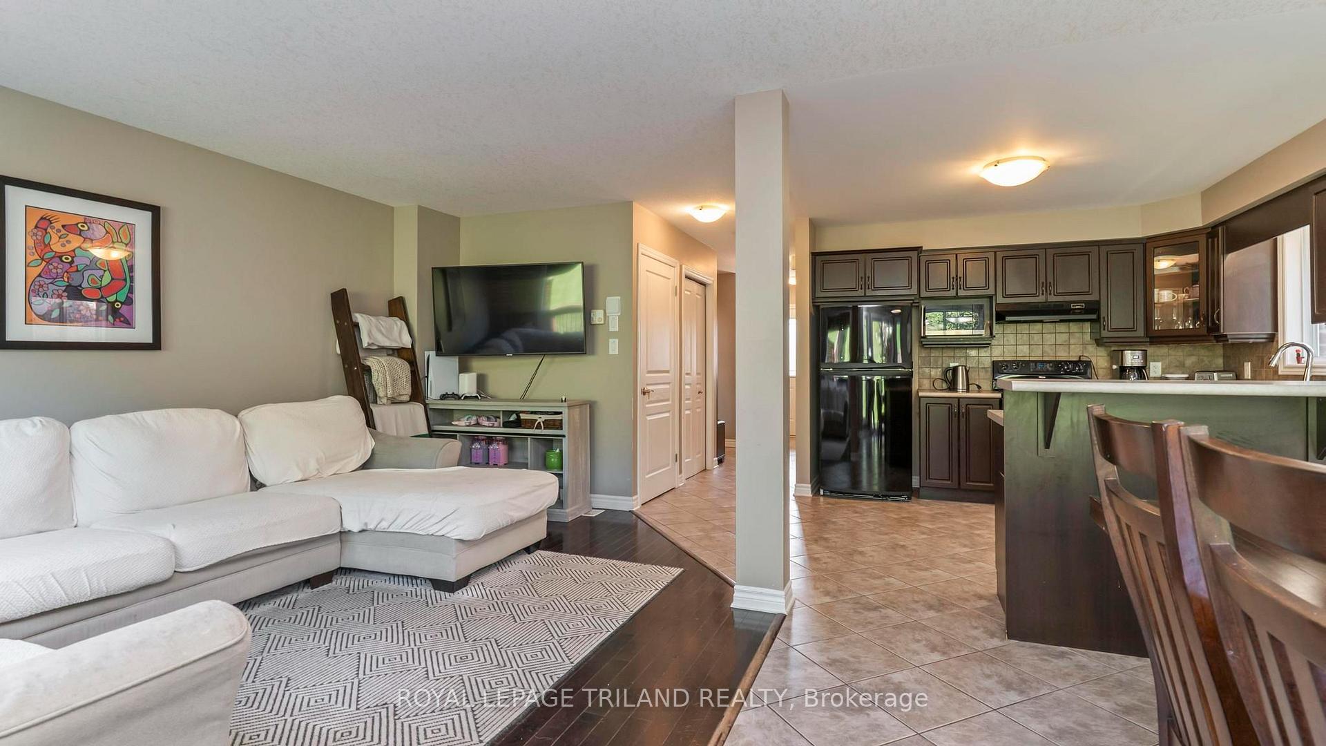 Photo 13 of 994 Mapleridge Street, London, North M — HOMEH