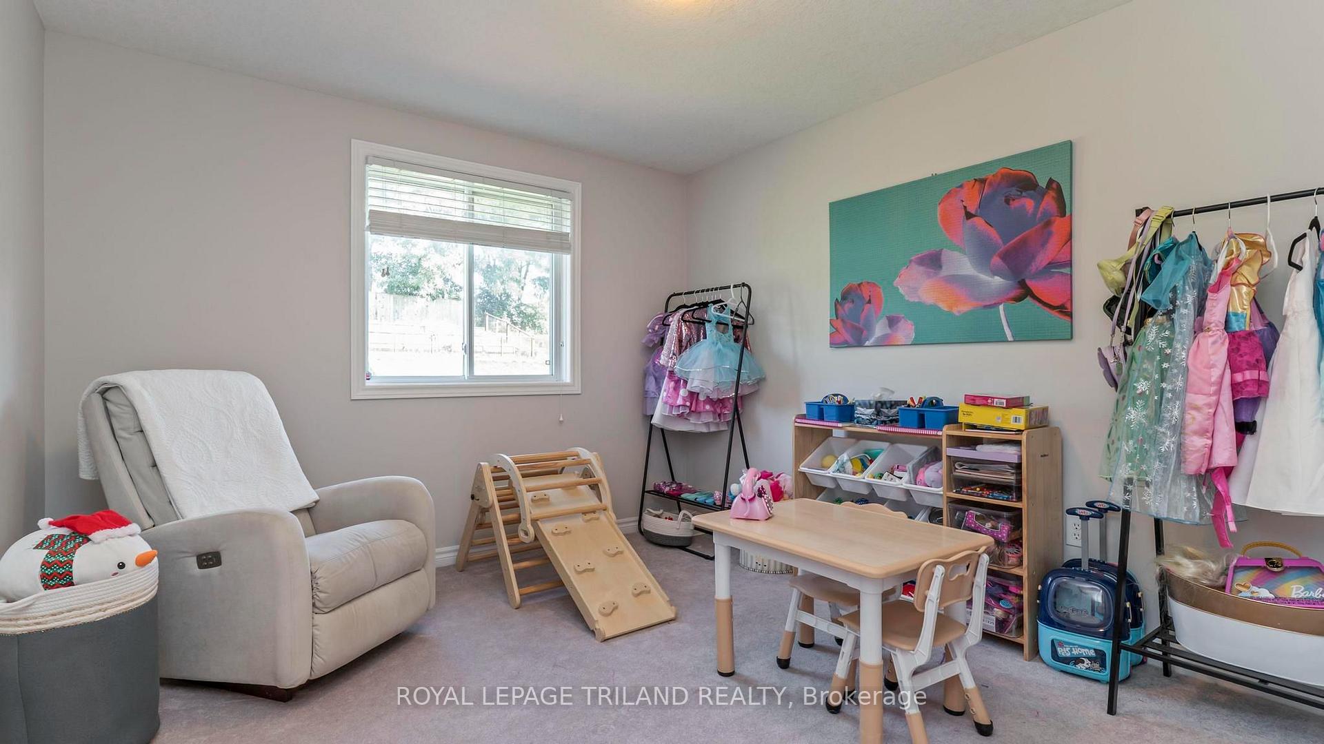 Photo 21 of 994 Mapleridge Street, London, North M — HOMEH