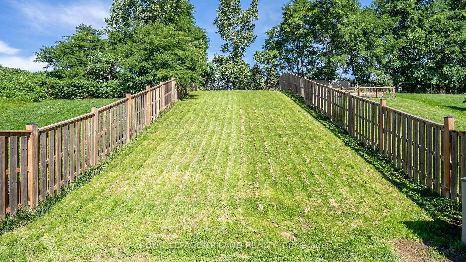 Photo 31 of 994 Mapleridge Street, London, North M — HOMEH
