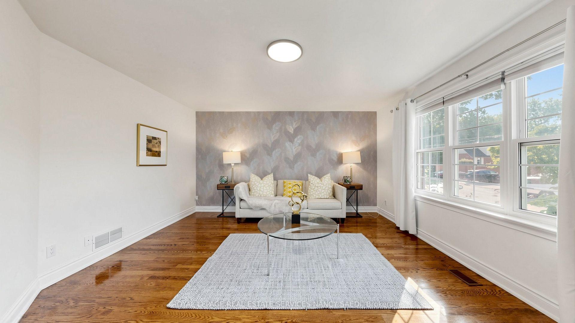 Photo 5 of 118 Anndale Drive, North York, Willowdale East — HOMEH