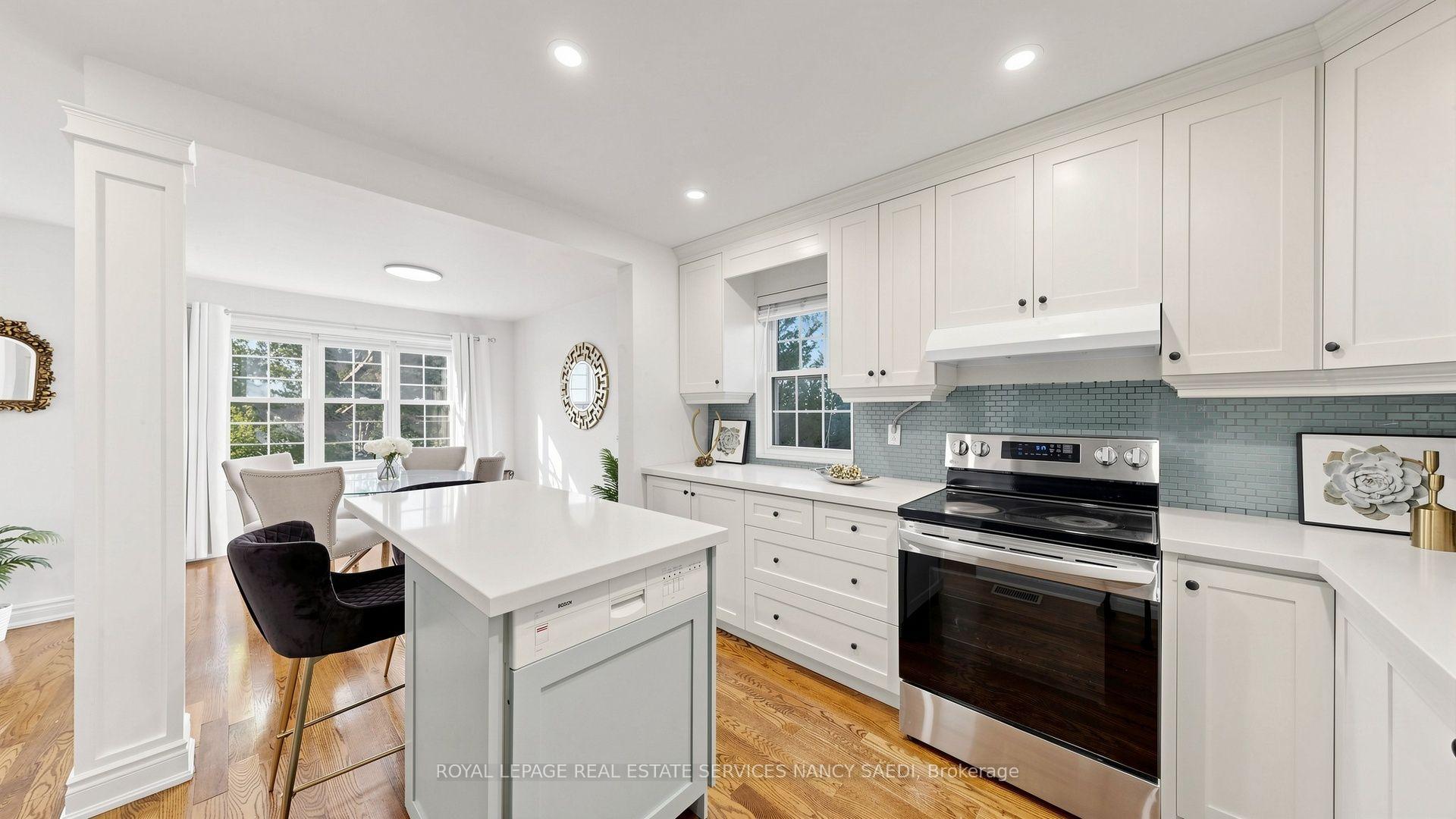 Photo 15 of 118 Anndale Drive, North York, Willowdale East — HOMEH