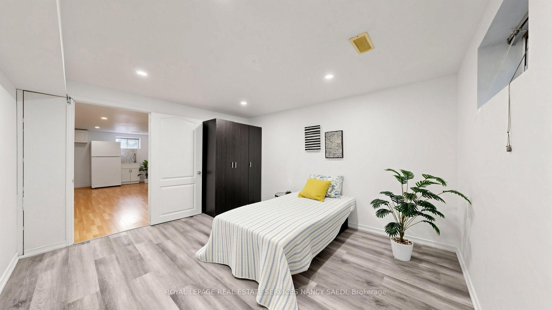 Photo 42 of 118 Anndale Drive, North York, Willowdale East — HOMEH