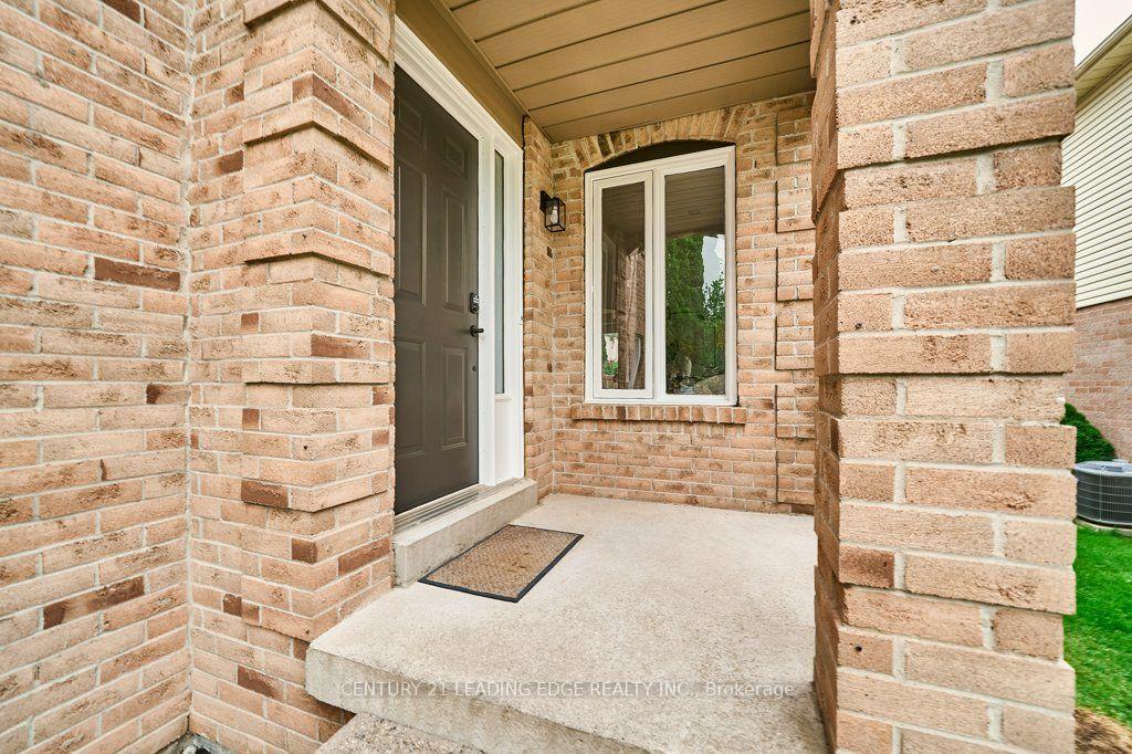 Photo 7 of 137 Timber Mill Avenue, Whitby, Williamsburg — HOMEH
