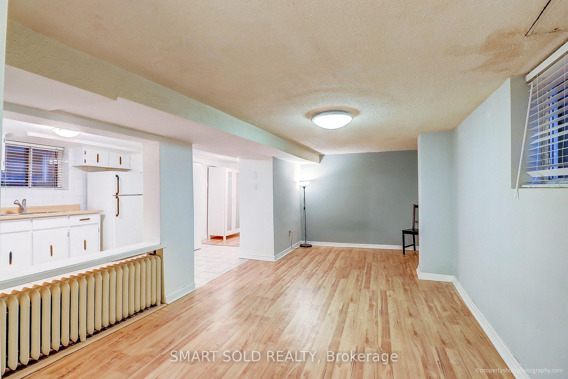 Photo 3 of Unit Lower B, 720 Coxwell Avenue, Toronto, Danforth — HOMEH