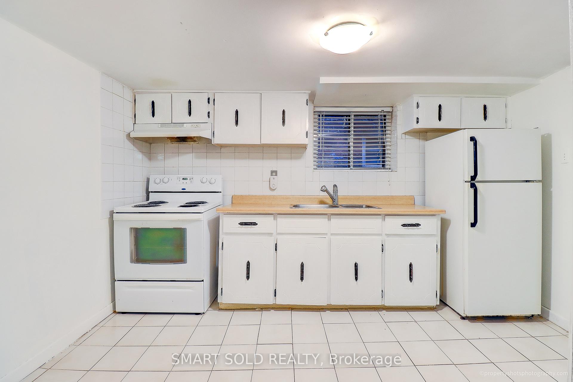 Photo 10 of Unit Lower B, 720 Coxwell Avenue, Toronto, Danforth — HOMEH