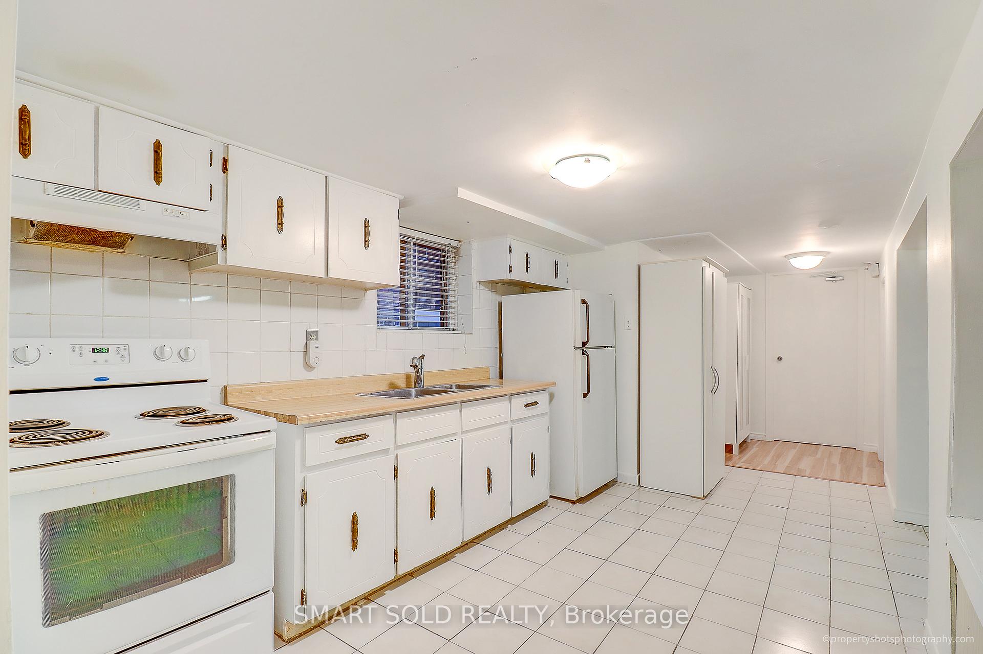 Photo 11 of Unit Lower B, 720 Coxwell Avenue, Toronto, Danforth — HOMEH
