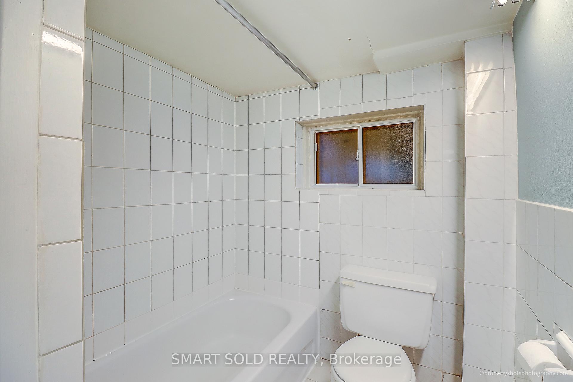 Photo 16 of Unit Lower B, 720 Coxwell Avenue, Toronto, Danforth — HOMEH