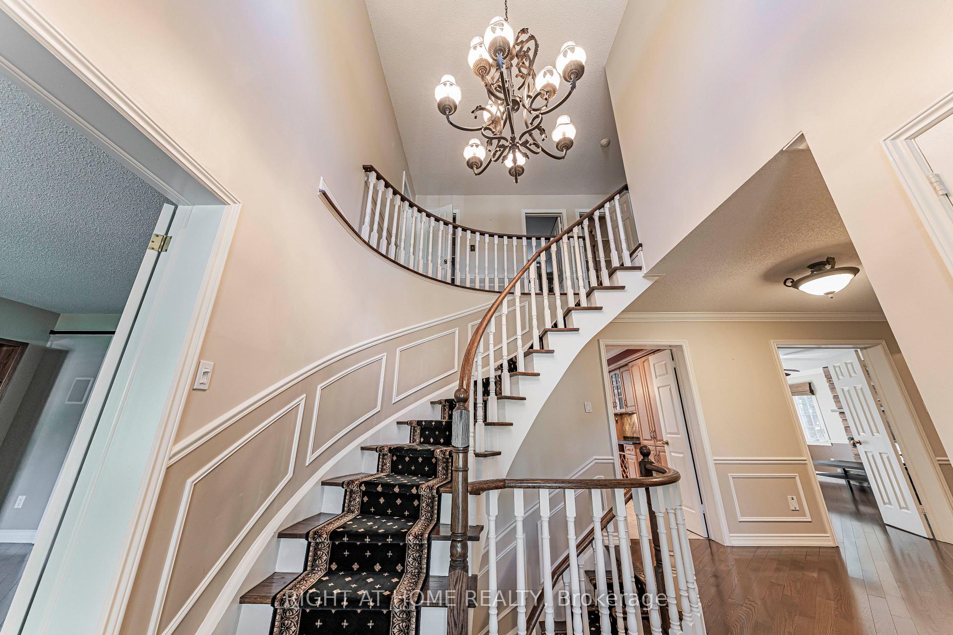 Photo 4 of 1746 The Loft, Mississauga, Erin Mills — HOMEH