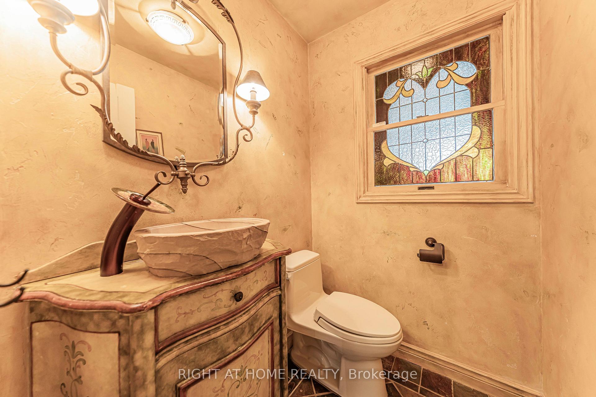 Photo 10 of 1746 The Loft, Mississauga, Erin Mills — HOMEH