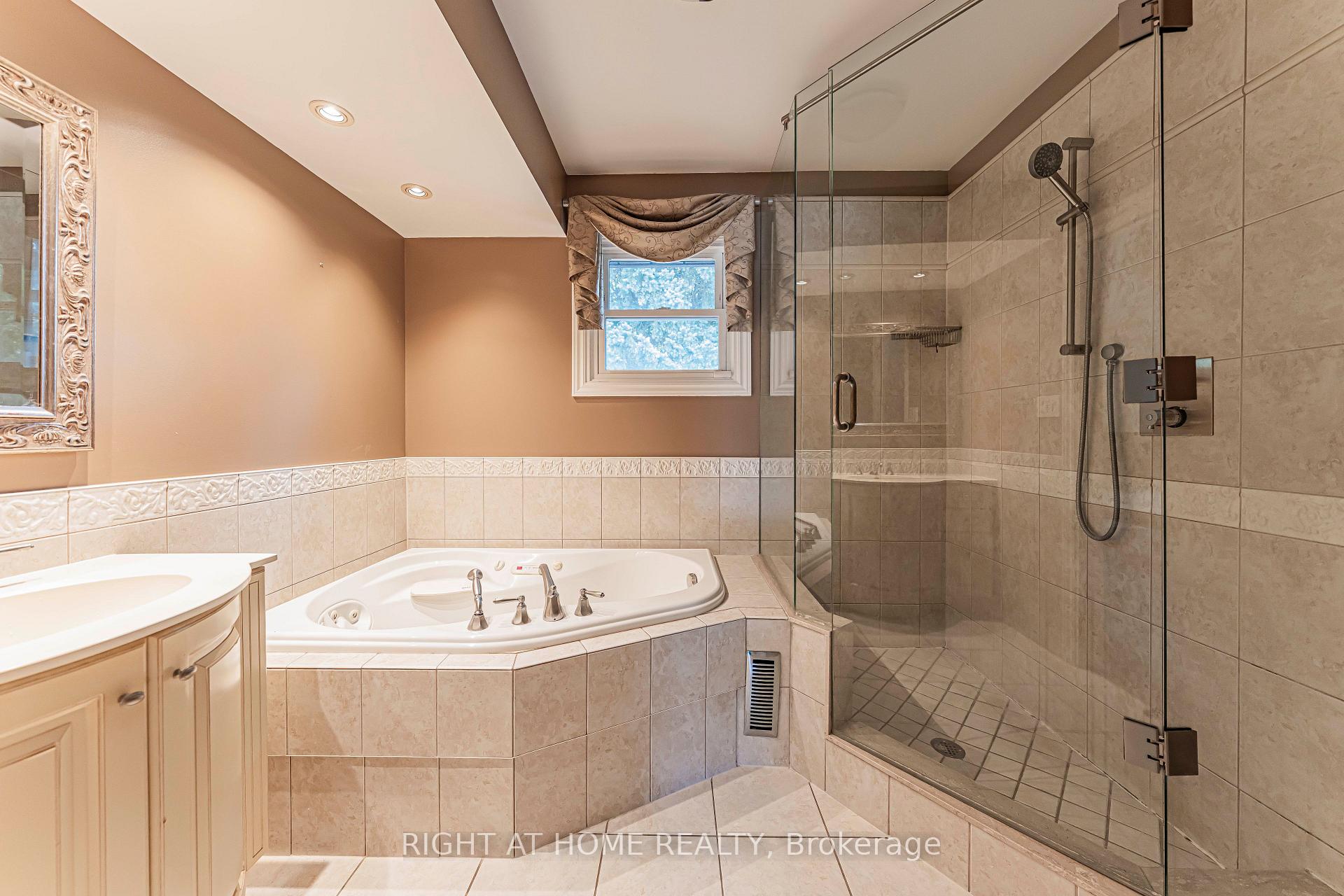 Photo 14 of 1746 The Loft, Mississauga, Erin Mills — HOMEH