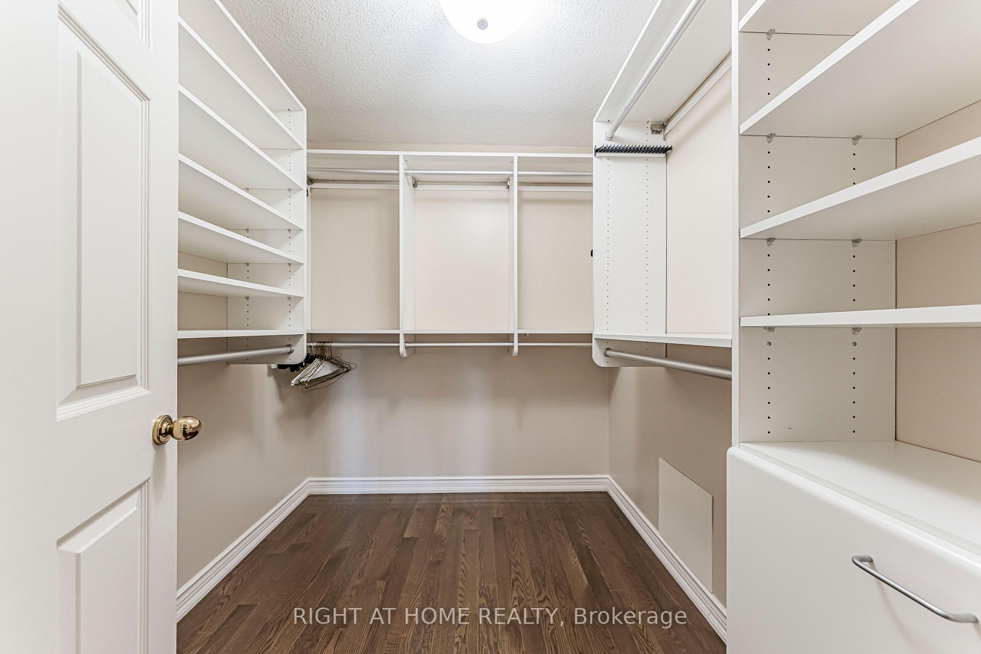 Photo 16 of 1746 The Loft, Mississauga, Erin Mills — HOMEH