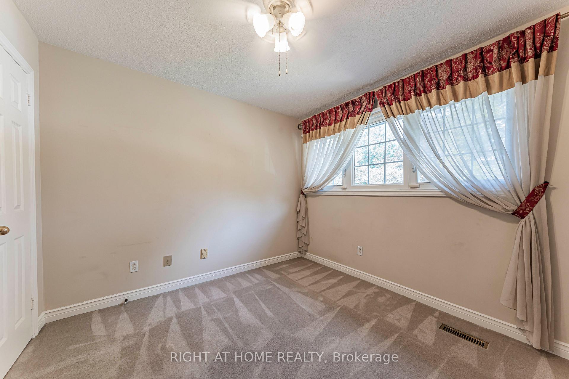 Photo 18 of 1746 The Loft, Mississauga, Erin Mills — HOMEH