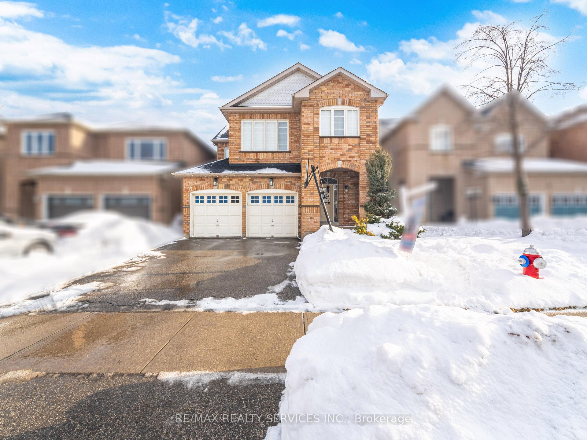 Photo 3 of 33 Sewells Lane, Brampton, Fletcher's Meadow — HOMEH