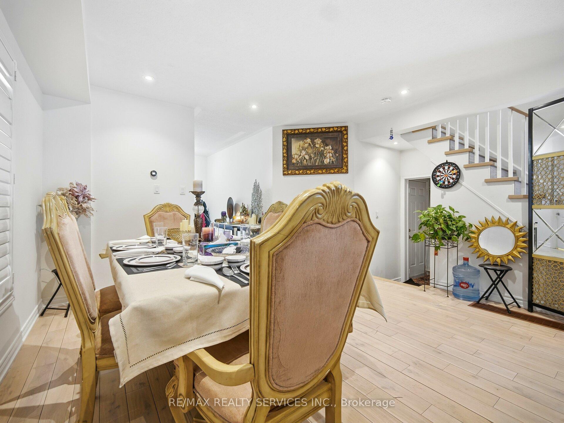 Photo 13 of 33 Sewells Lane, Brampton, Fletcher's Meadow — HOMEH