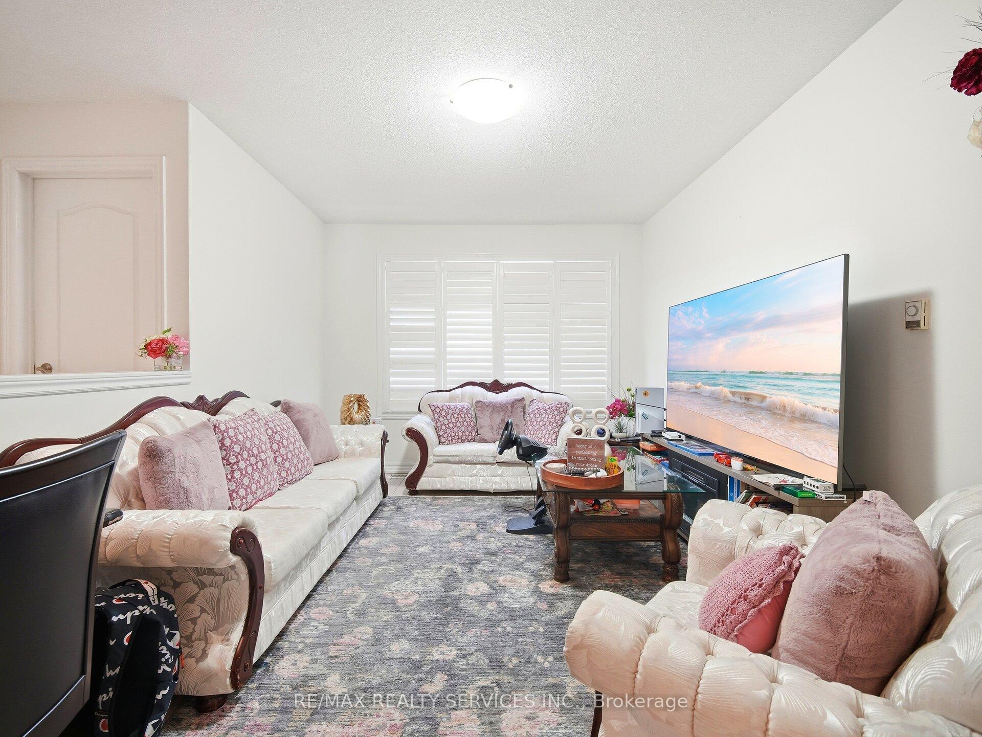 Photo 45 of 33 Sewells Lane, Brampton, Fletcher's Meadow — HOMEH