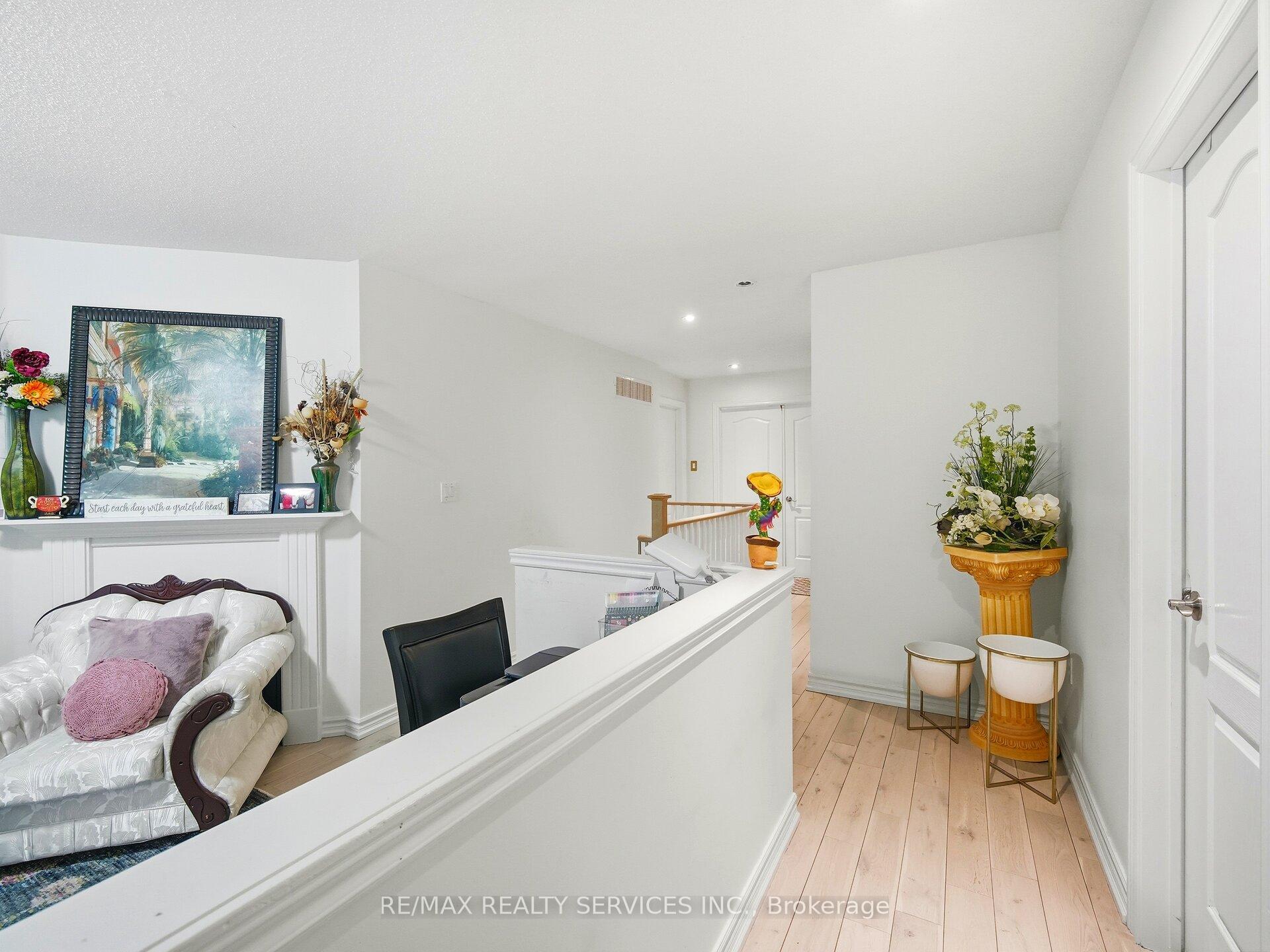 Photo 49 of 33 Sewells Lane, Brampton, Fletcher's Meadow — HOMEH