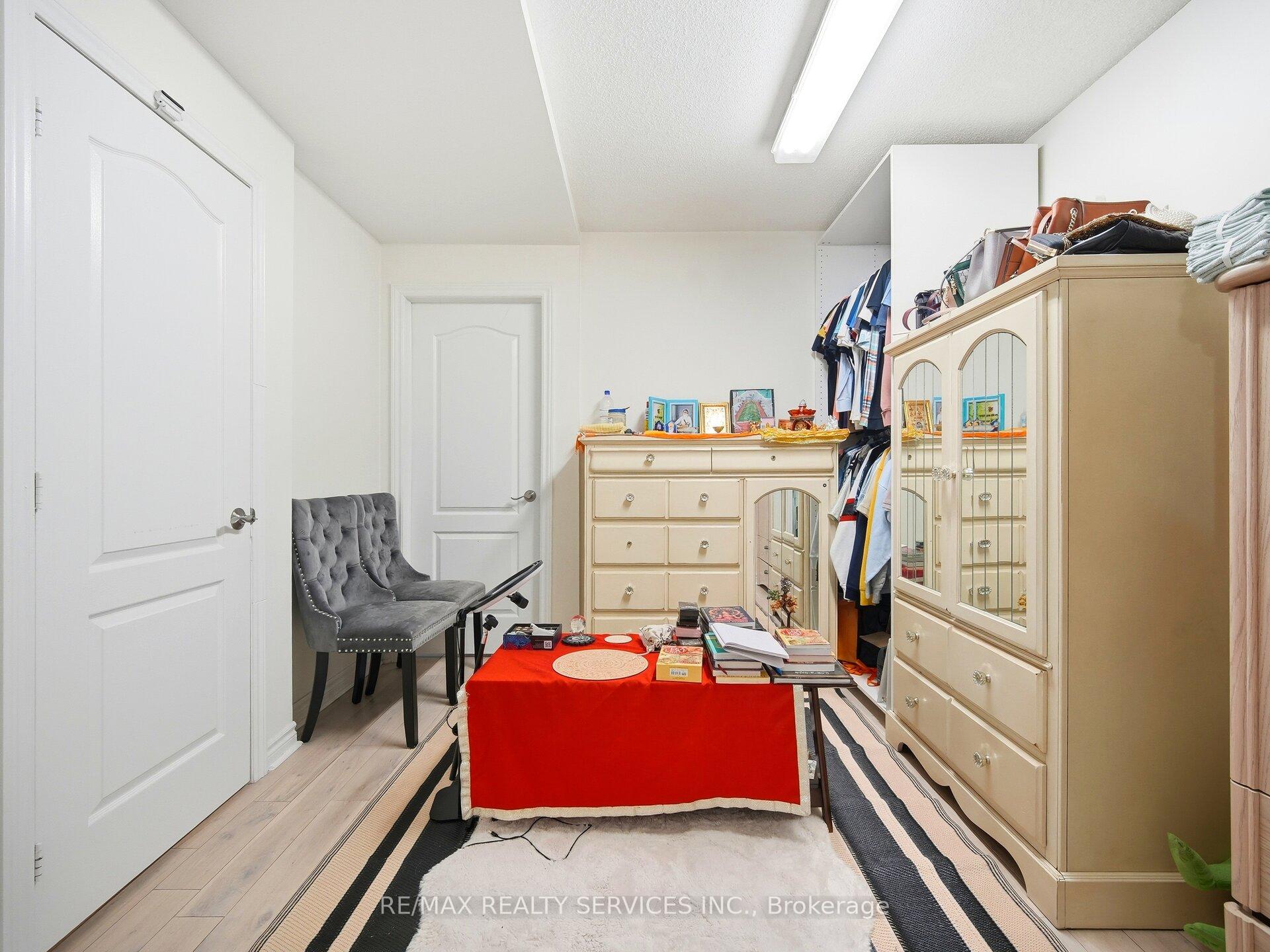 Photo 63 of 33 Sewells Lane, Brampton, Fletcher's Meadow — HOMEH