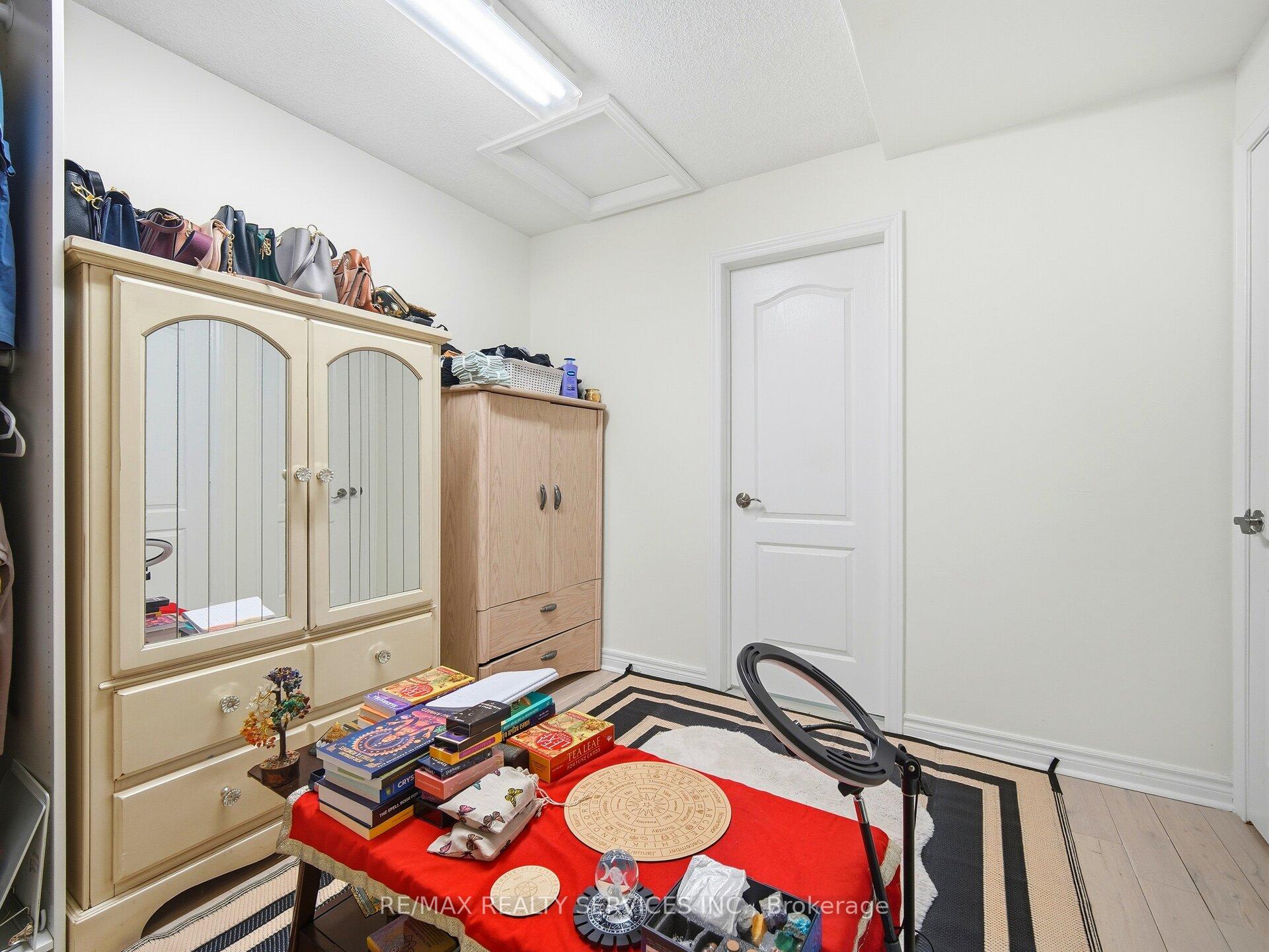Photo 65 of 33 Sewells Lane, Brampton, Fletcher's Meadow — HOMEH