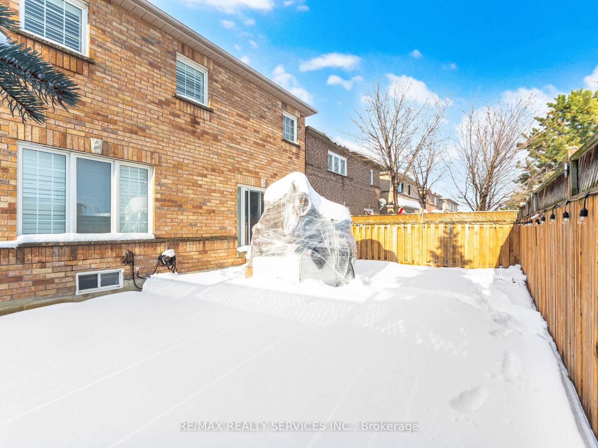 Photo 89 of 33 Sewells Lane, Brampton, Fletcher's Meadow — HOMEH