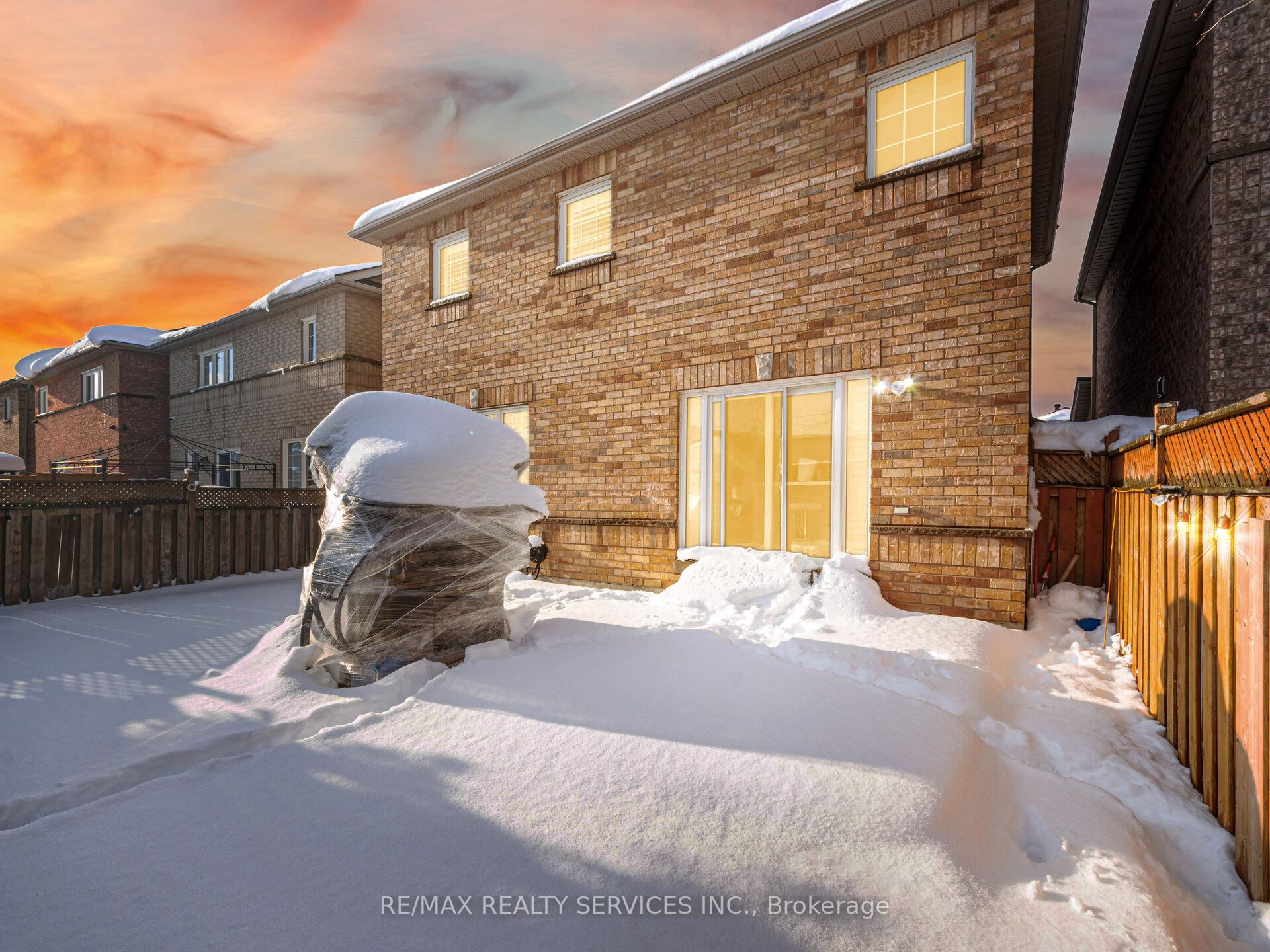 Photo 93 of 33 Sewells Lane, Brampton, Fletcher's Meadow — HOMEH