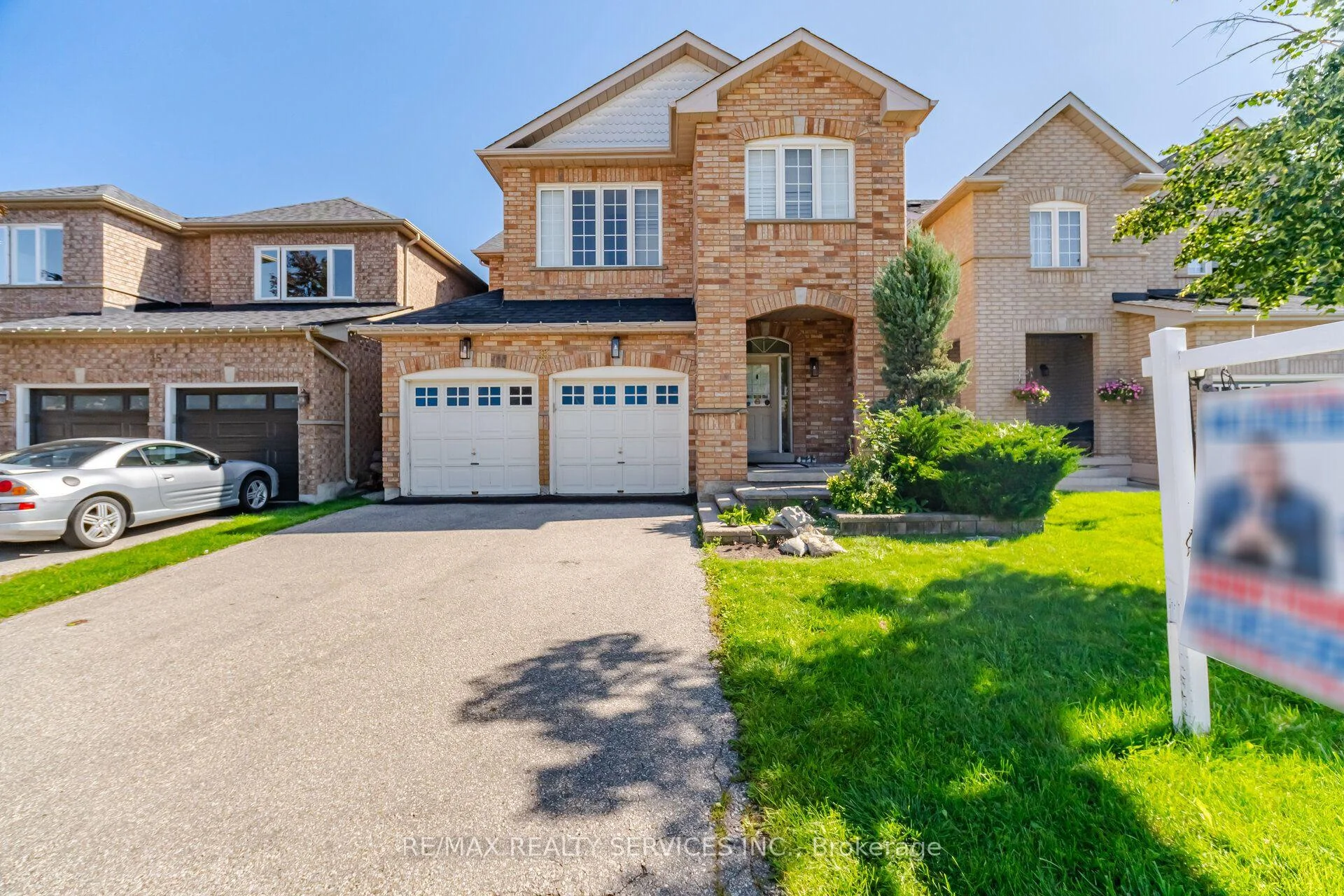 Photo 4 of 33 Sewells Lane, Brampton, Fletcher's Meadow — HOMEH