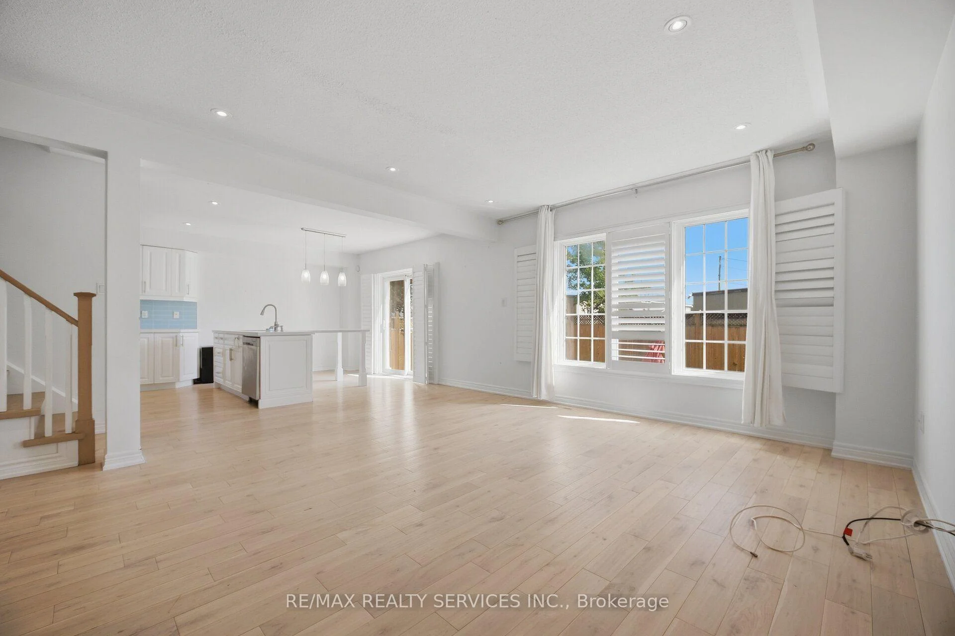 Photo 24 of 33 Sewells Lane, Brampton, Fletcher's Meadow — HOMEH