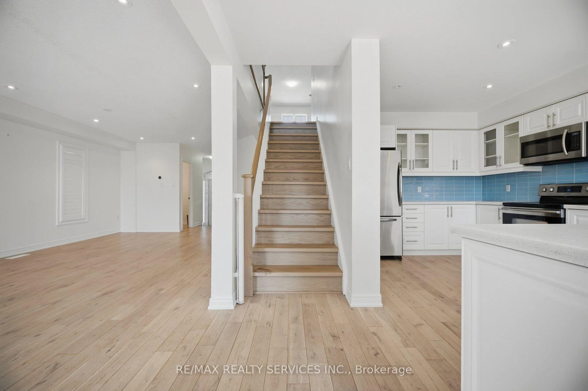 Photo 44 of 33 Sewells Lane, Brampton, Fletcher's Meadow — HOMEH