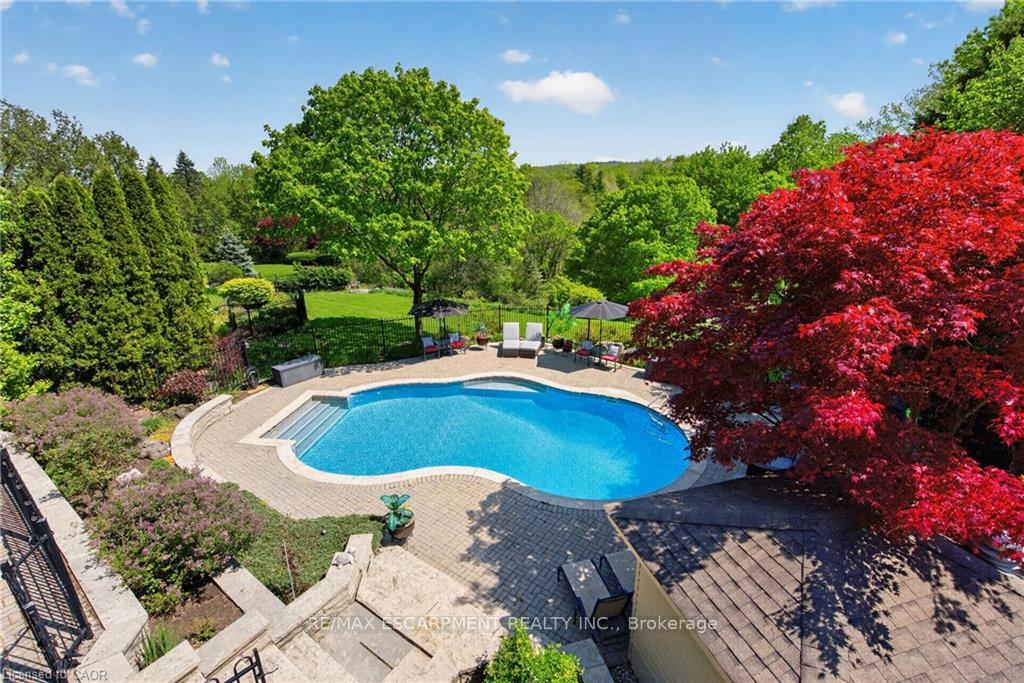 Photo 2 of 120 Jerome Park Drive, Hamilton, Dundas — HOMEH