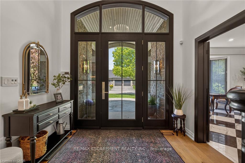Photo 4 of 120 Jerome Park Drive, Hamilton, Dundas — HOMEH