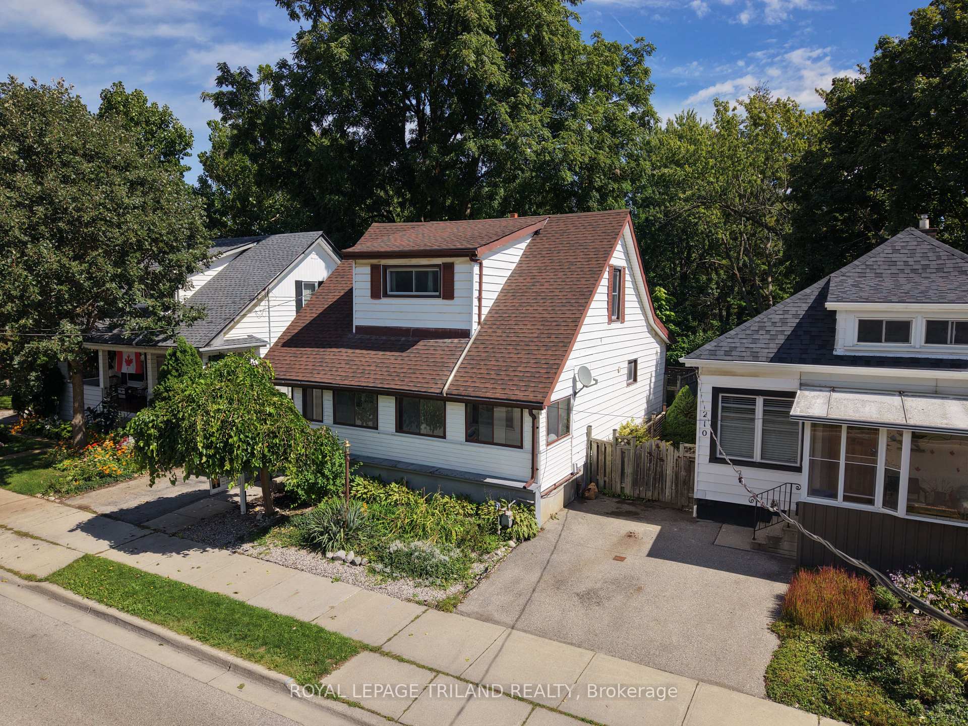 Photo 2 of 208 Edward Street, London, South F — HOMEH