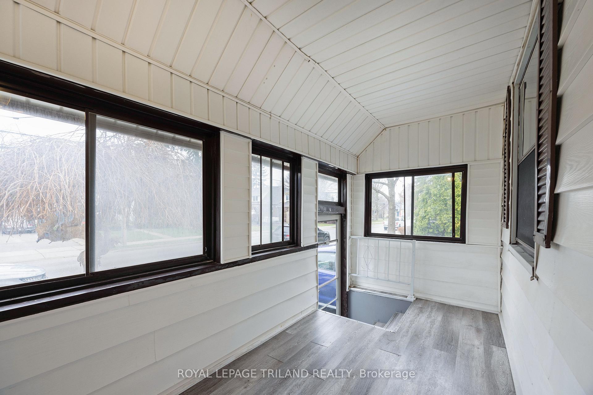 Photo 4 of 208 Edward Street, London, South F — HOMEH