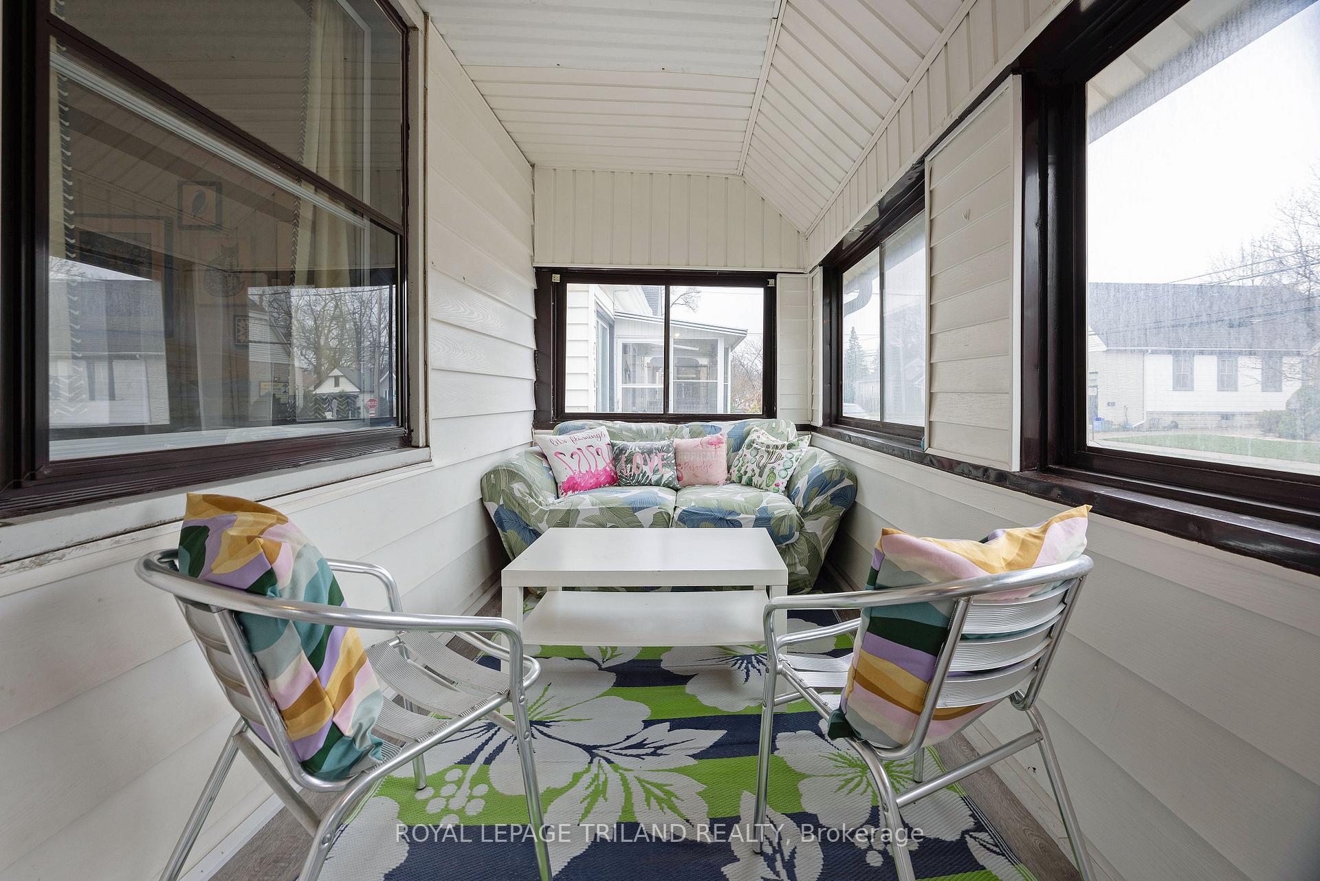 Photo 6 of 208 Edward Street, London, South F — HOMEH