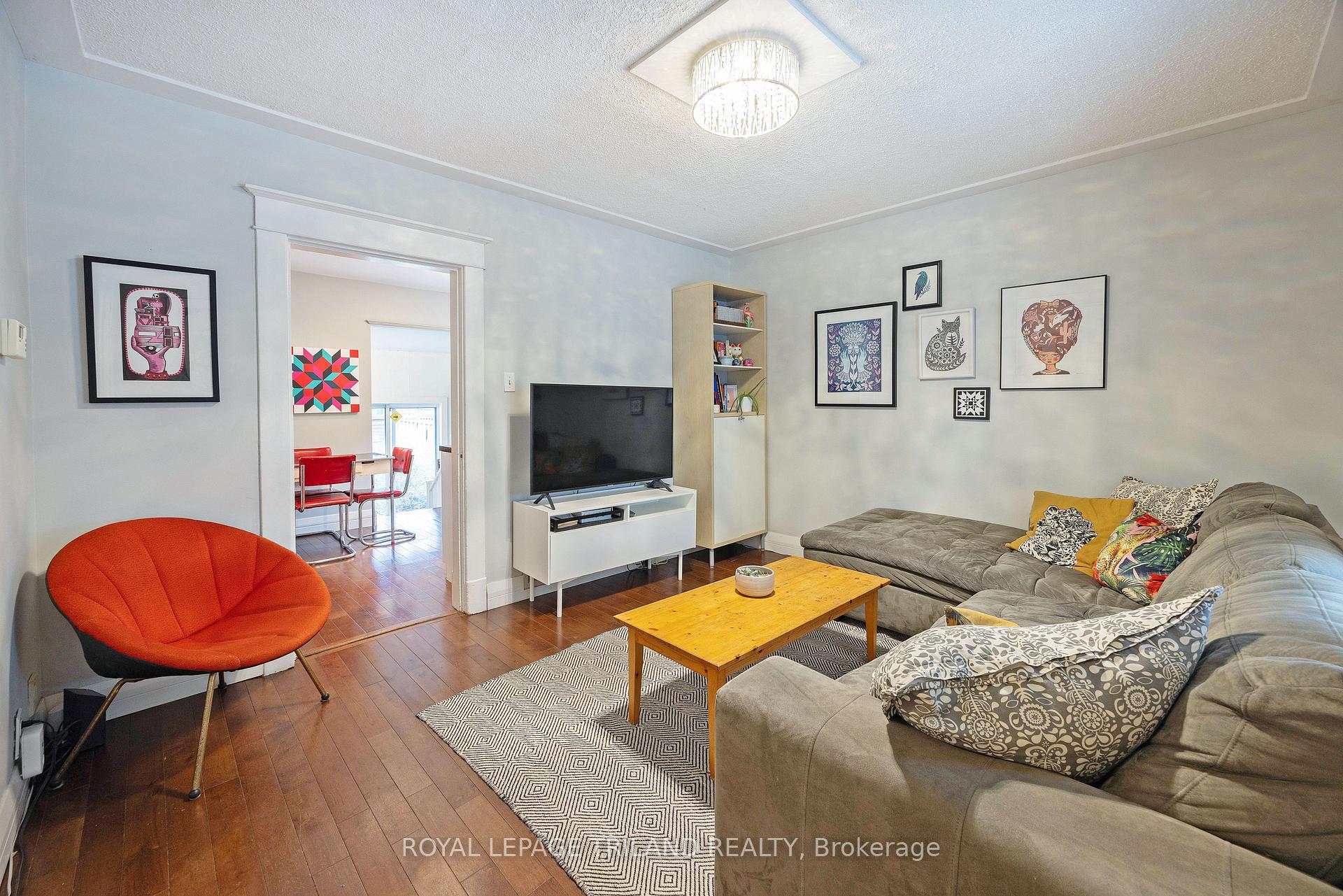 Photo 9 of 208 Edward Street, London, South F — HOMEH