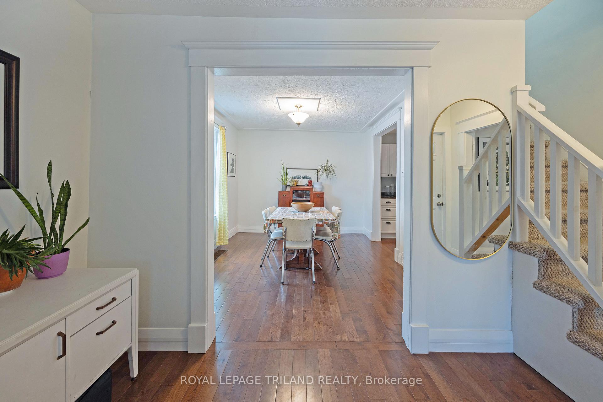 Photo 11 of 208 Edward Street, London, South F — HOMEH