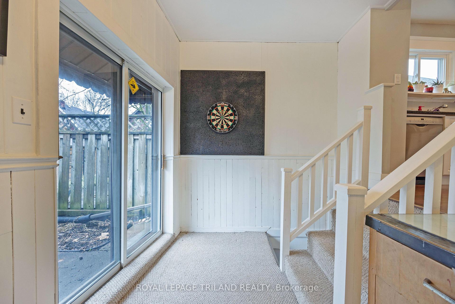 Photo 18 of 208 Edward Street, London, South F — HOMEH