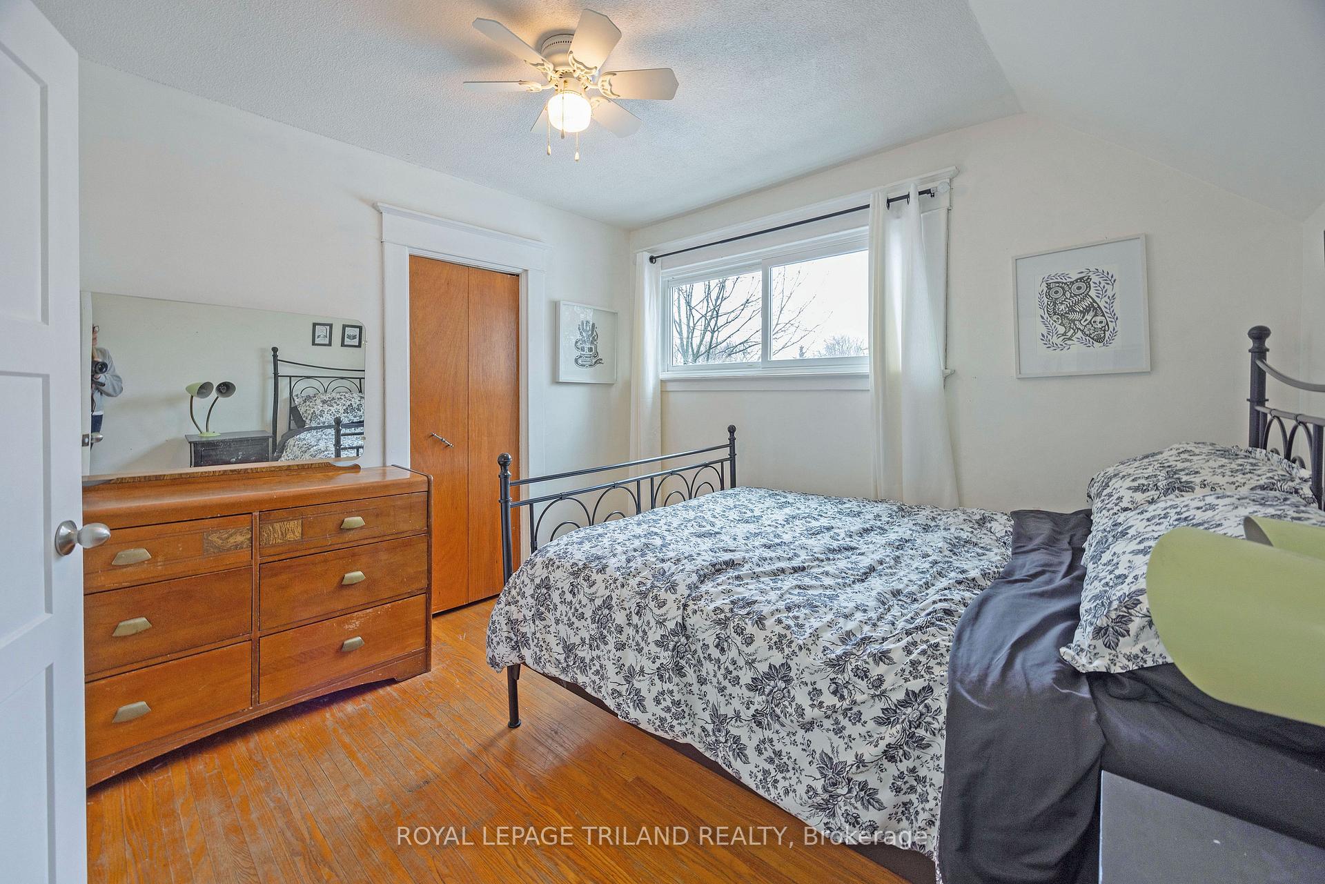 Photo 20 of 208 Edward Street, London, South F — HOMEH
