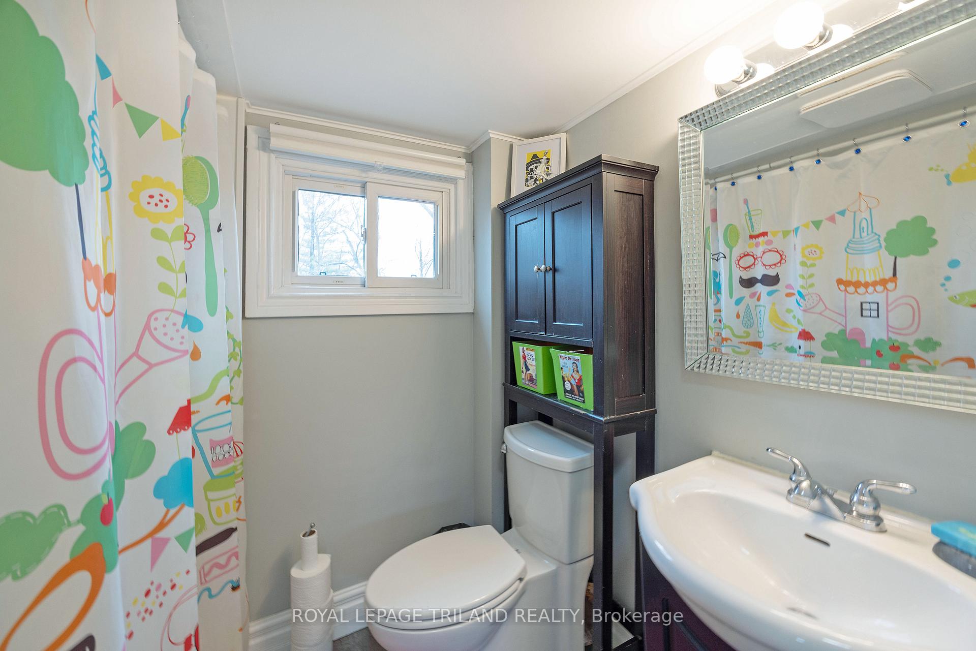 Photo 22 of 208 Edward Street, London, South F — HOMEH
