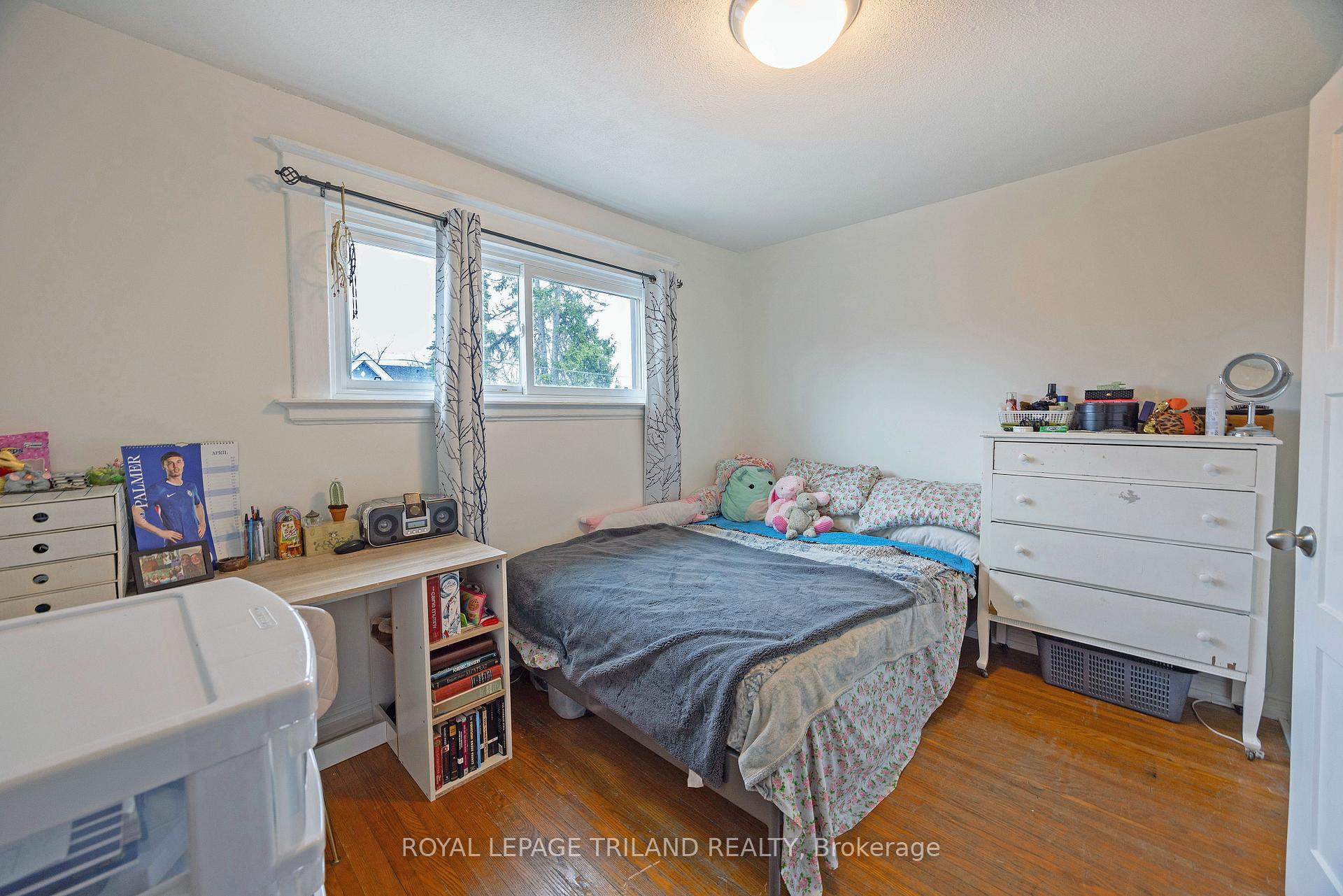 Photo 25 of 208 Edward Street, London, South F — HOMEH