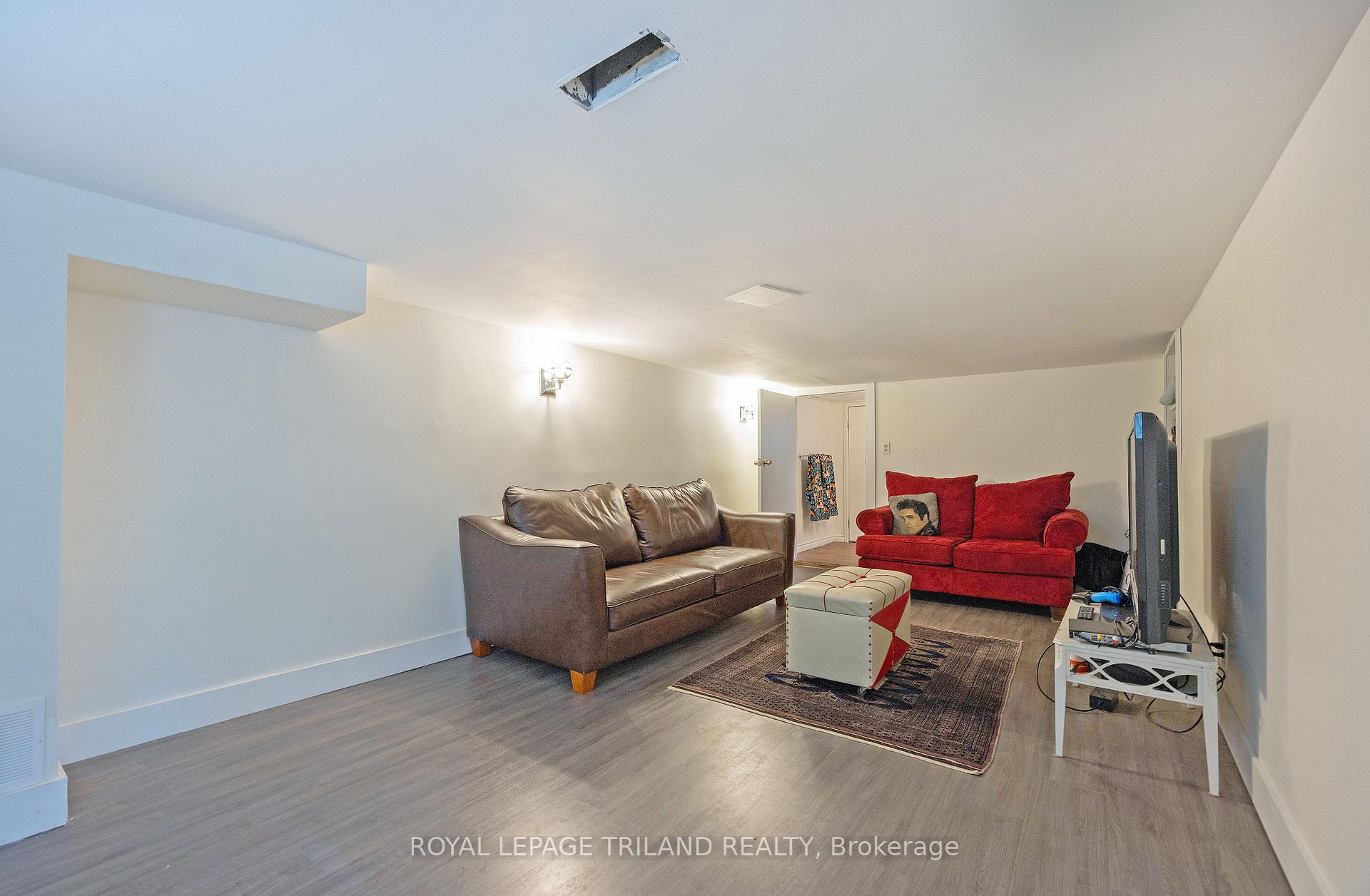Photo 26 of 208 Edward Street, London, South F — HOMEH