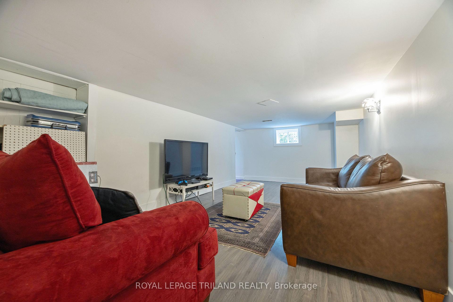 Photo 30 of 208 Edward Street, London, South F — HOMEH