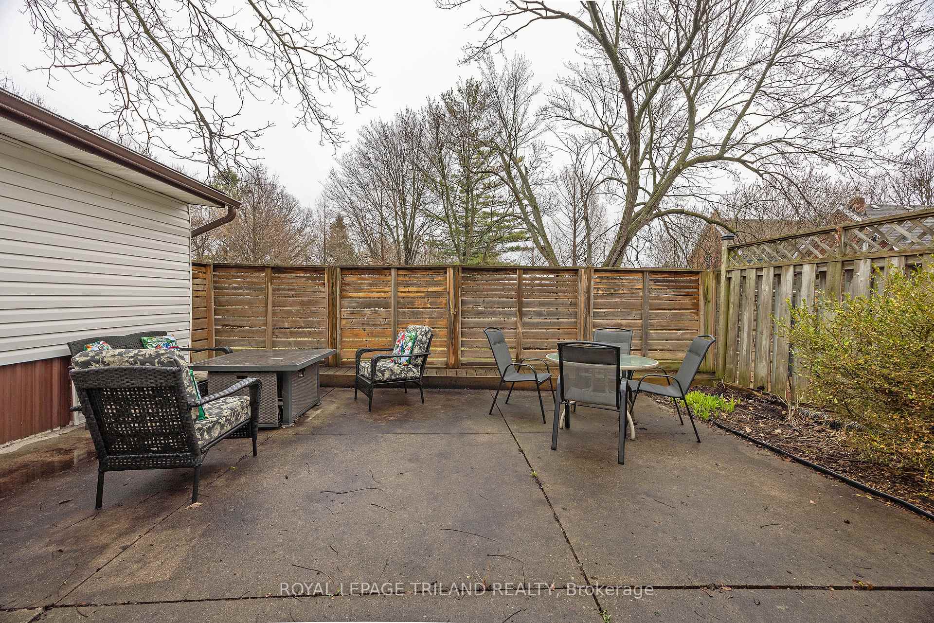 Photo 33 of 208 Edward Street, London, South F — HOMEH