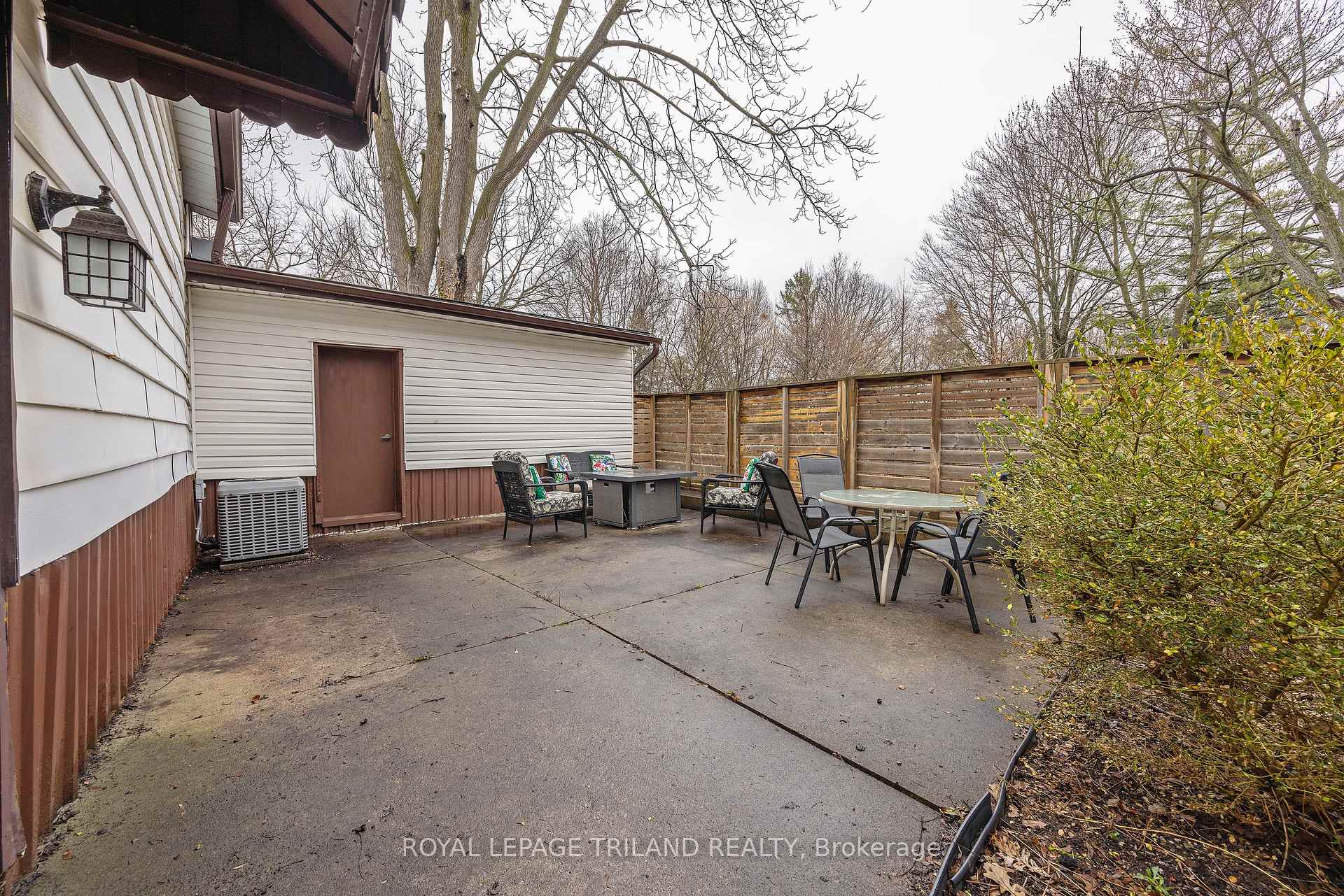 Photo 38 of 208 Edward Street, London, South F — HOMEH