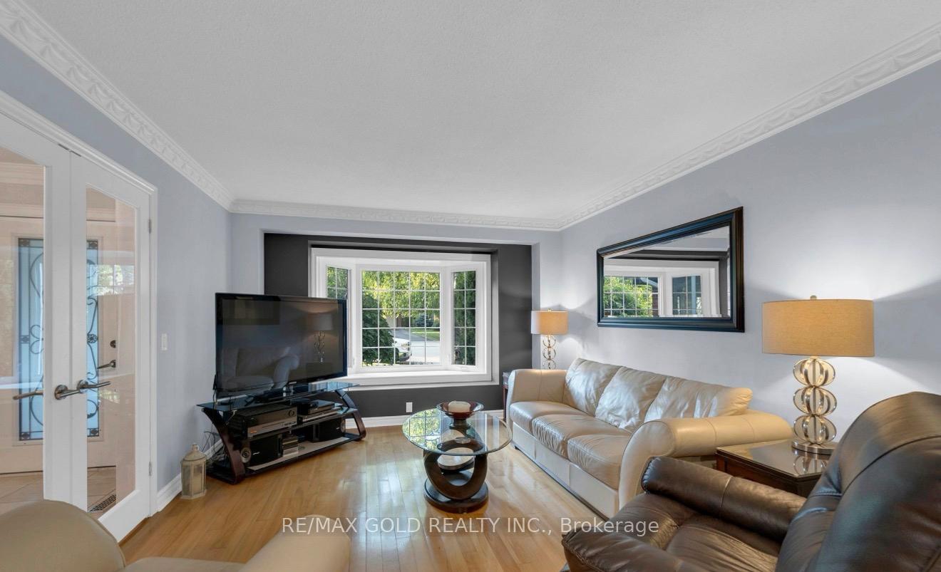 Photo 4 of 16 Melita Place, Brampton, Central Park — HOMEH