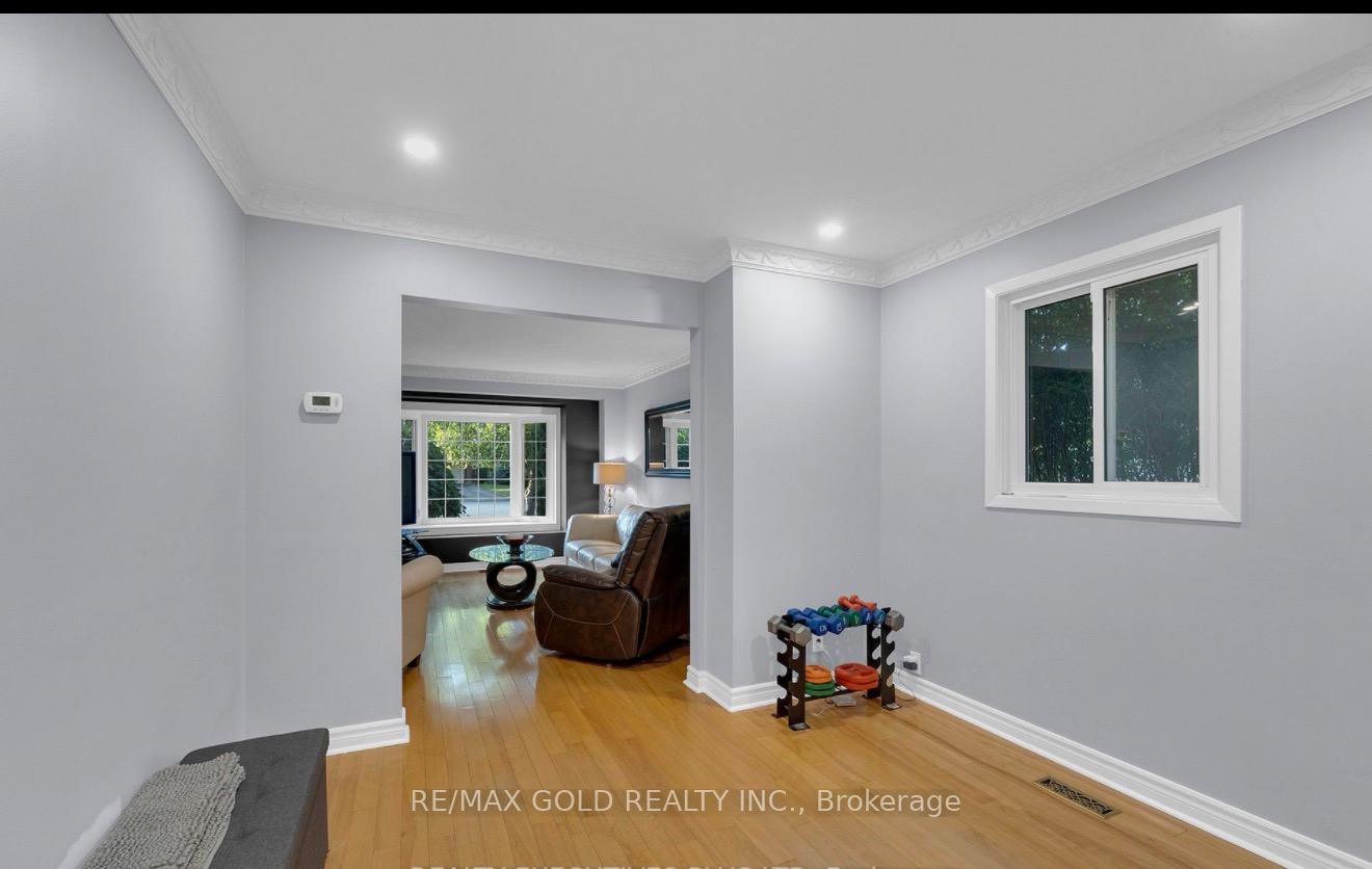 Photo 5 of 16 Melita Place, Brampton, Central Park — HOMEH