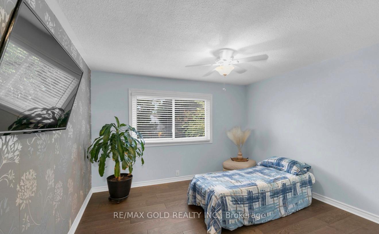 Photo 10 of 16 Melita Place, Brampton, Central Park — HOMEH