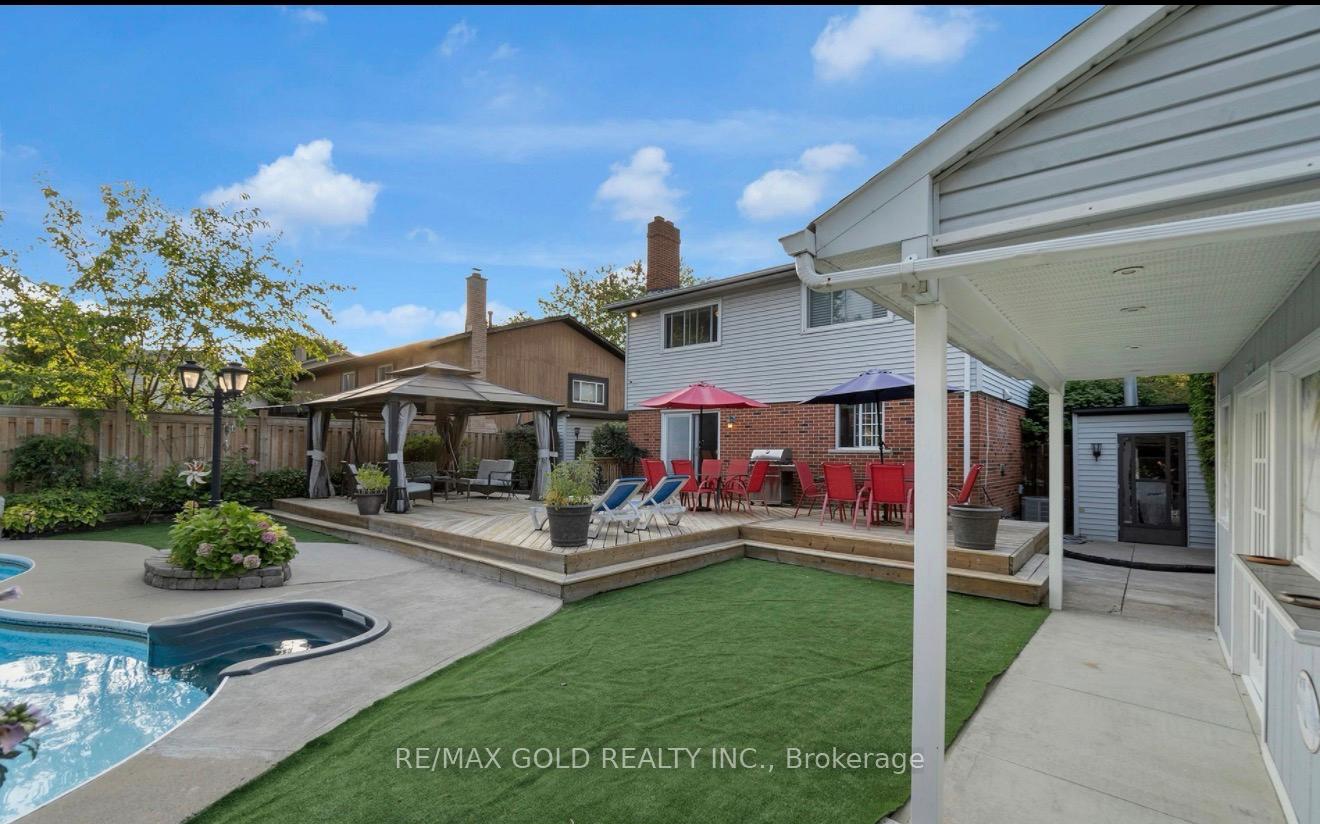 Photo 14 of 16 Melita Place, Brampton, Central Park — HOMEH